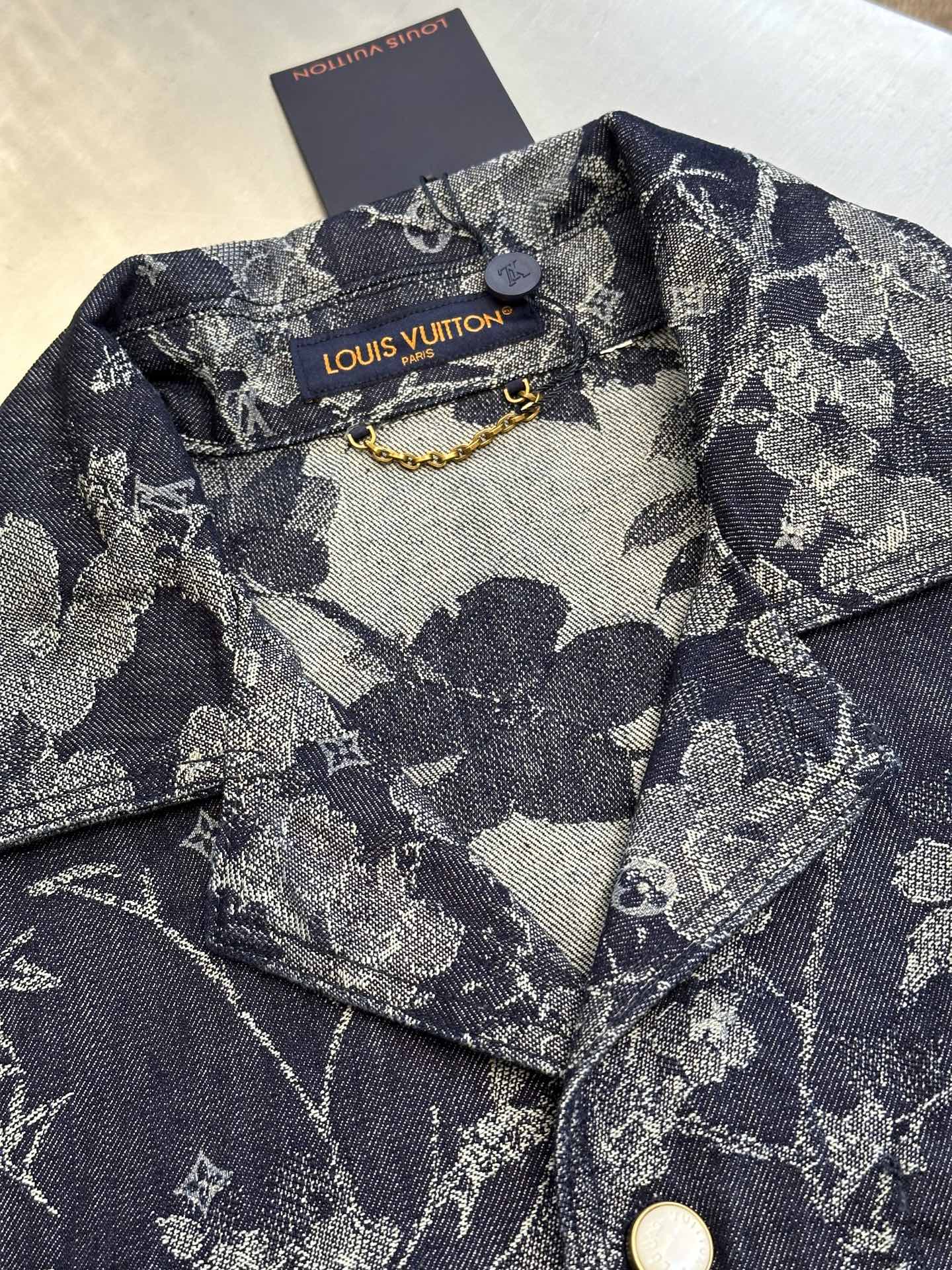 Louis Vuitton Denim Short Sleeve Shirt（1AHXHC)