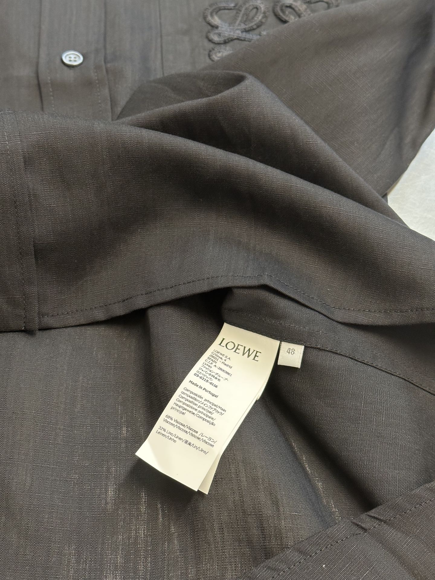 LOEWE MAN BLACK SHIRT (H526Y05WDX-1100）