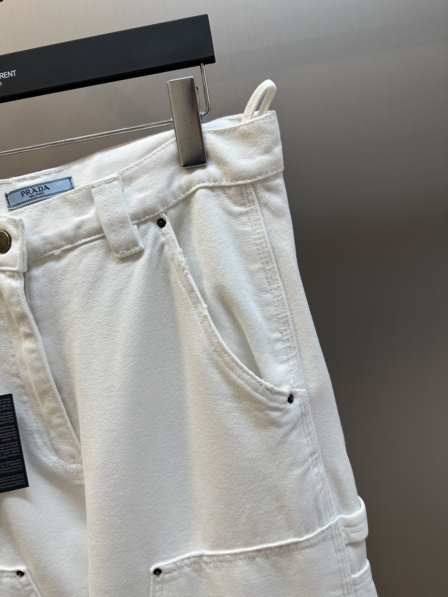 Prada old canvas cargo pants with a loose fit（22X929-15XM-F0009-S-OOO）