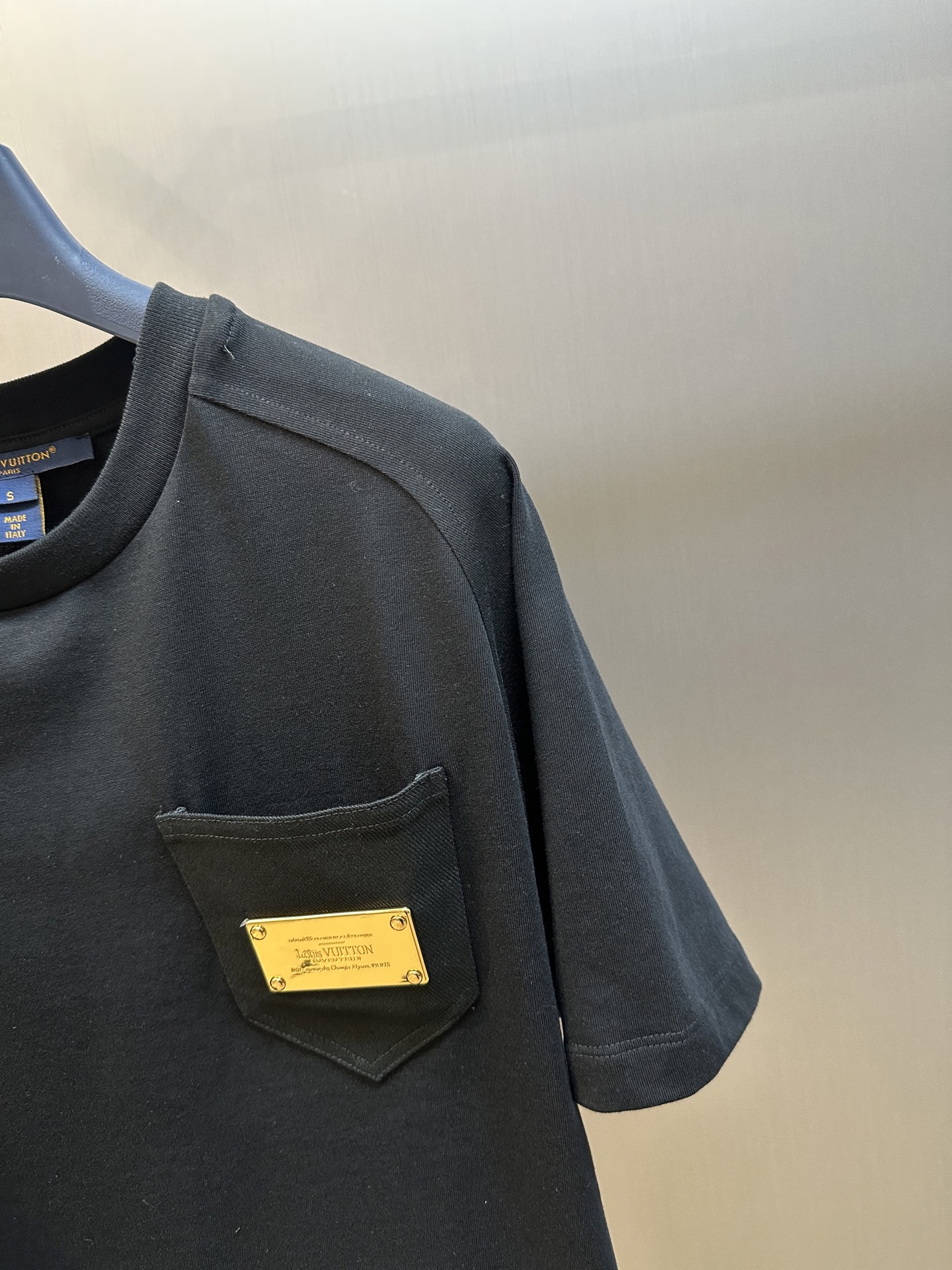 Louis Vuitton Signature Plaque T-Shirt（1AHX76）