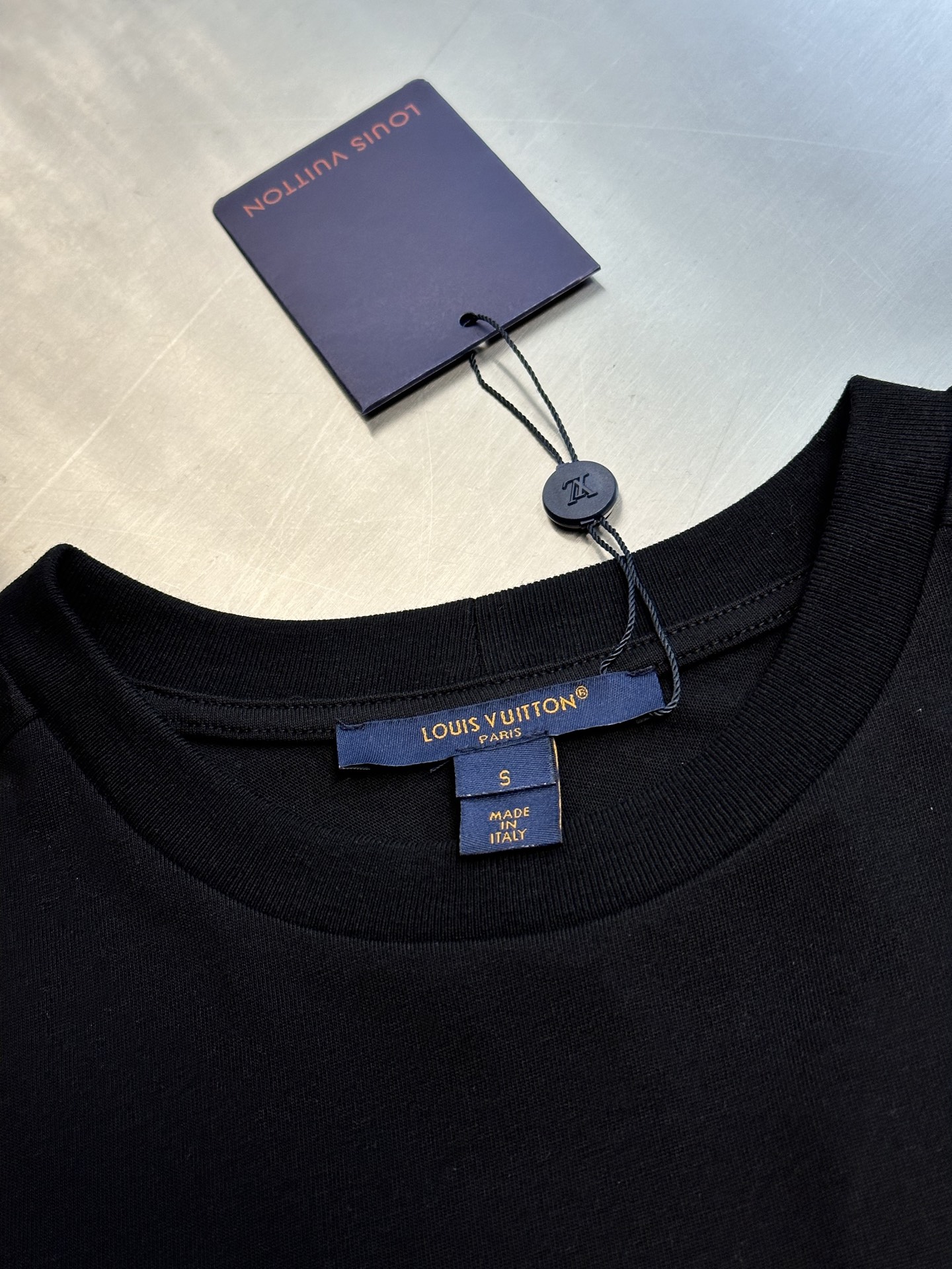 Louis Vuitton Signature Plaque T-Shirt（1AHX76）