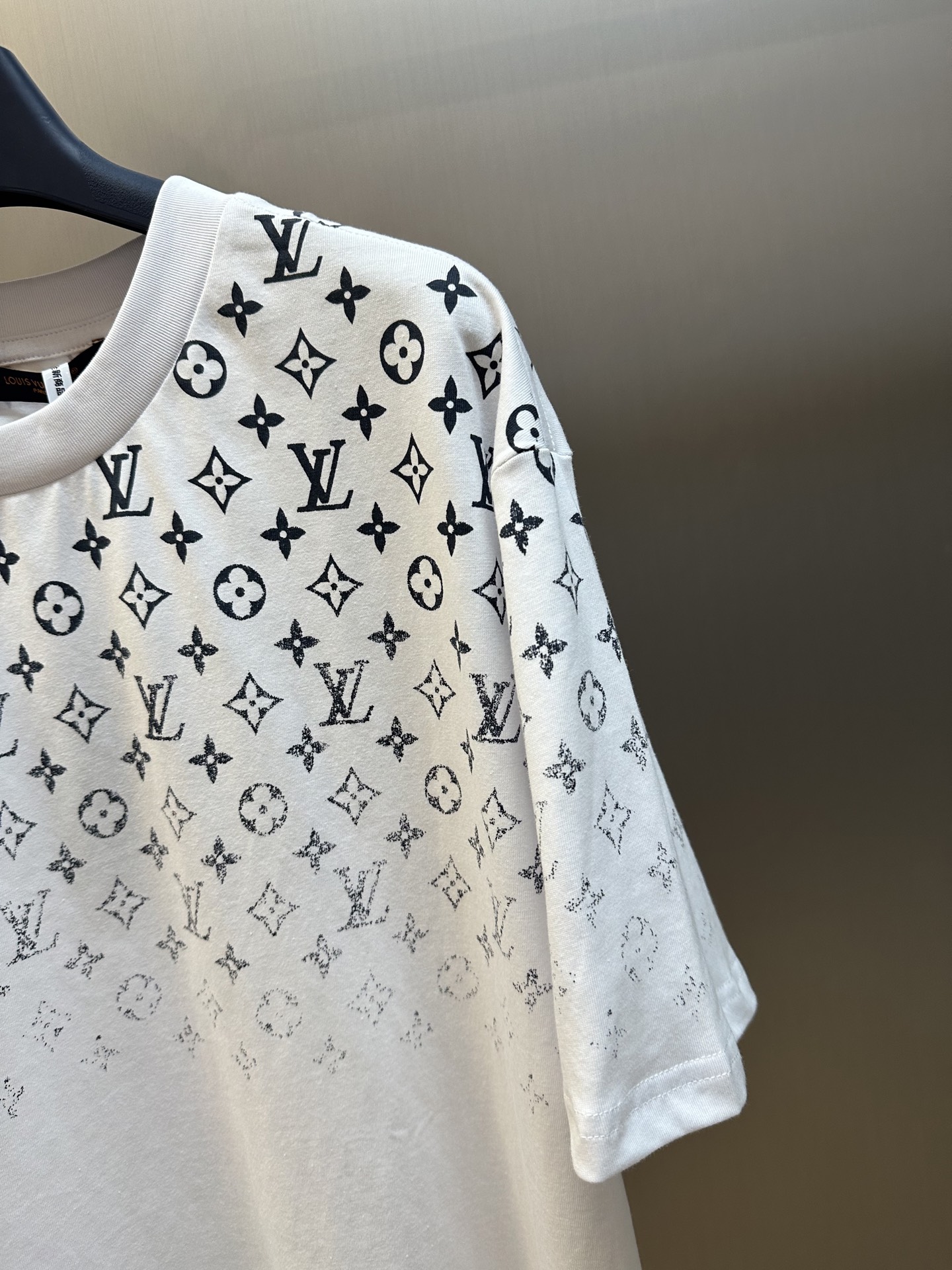 Louis Vuitton T-shirt Gradation Monogram White（1AHUG3）