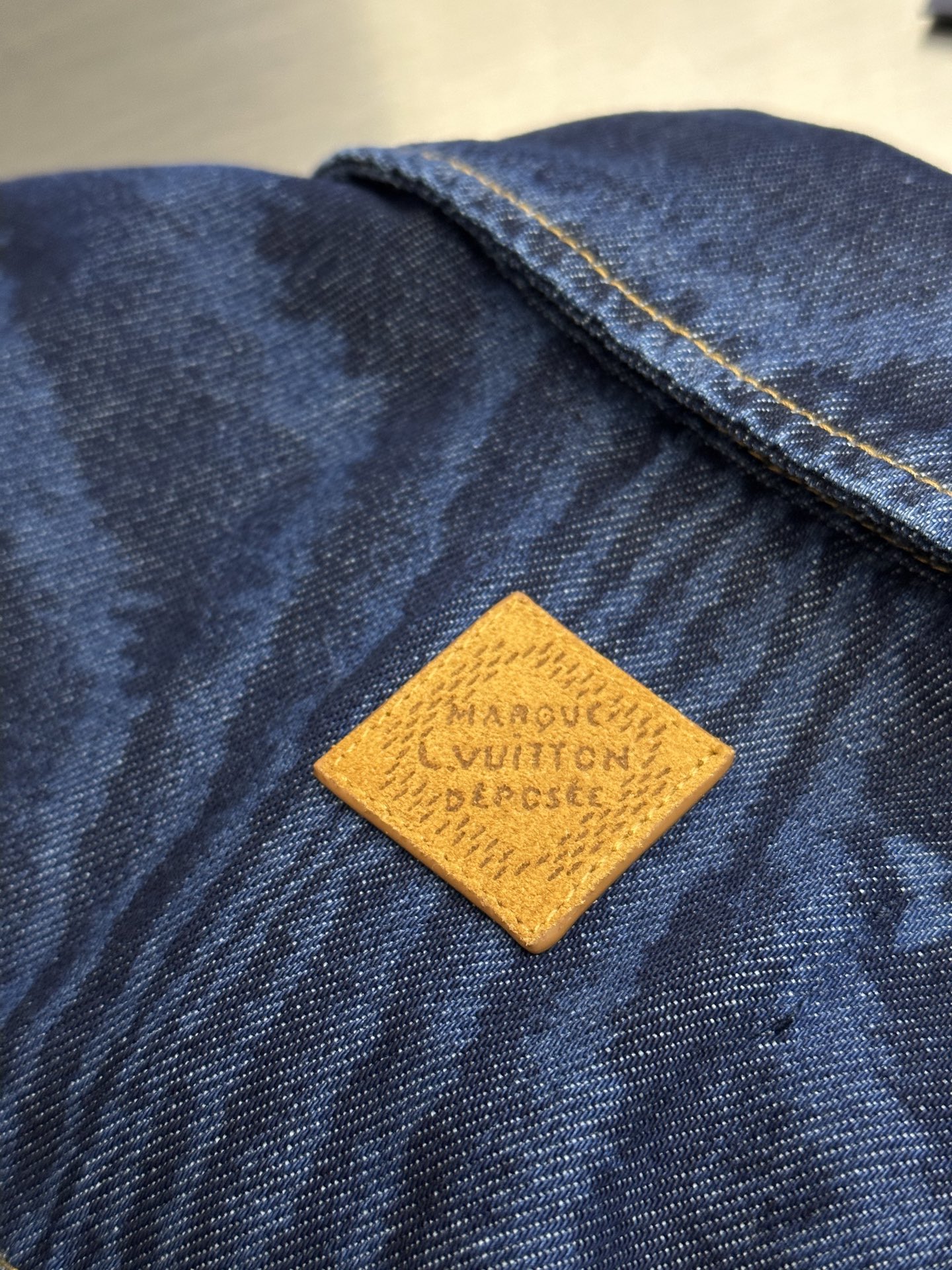 Louis Vuitton Short-sleeved denim shirt（1AHVVK）