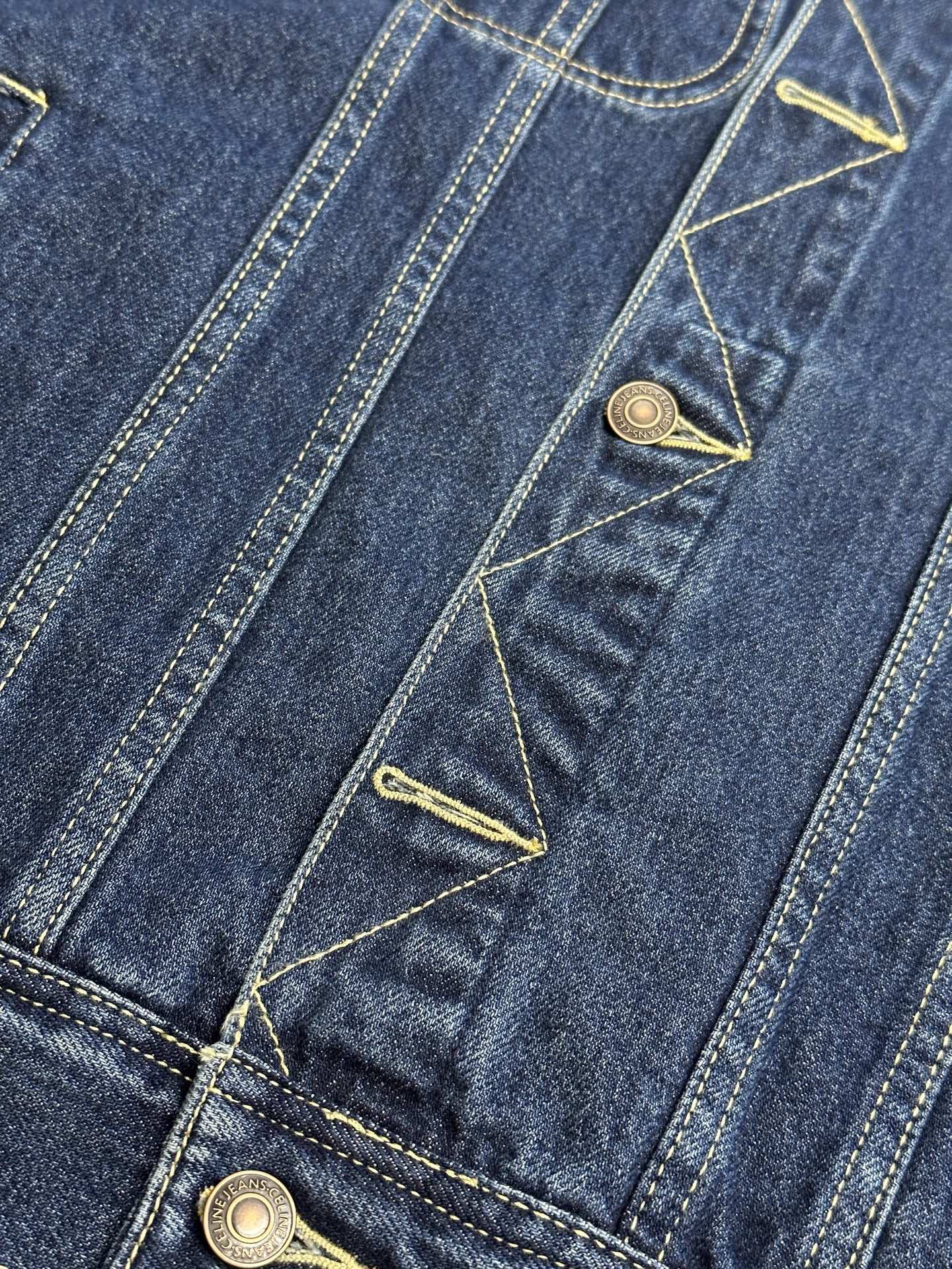 CELINE Men's Trucker Jacket in Royal Indigo Wash Denim "Classic Blue" (RV0DX789D-CBF8）