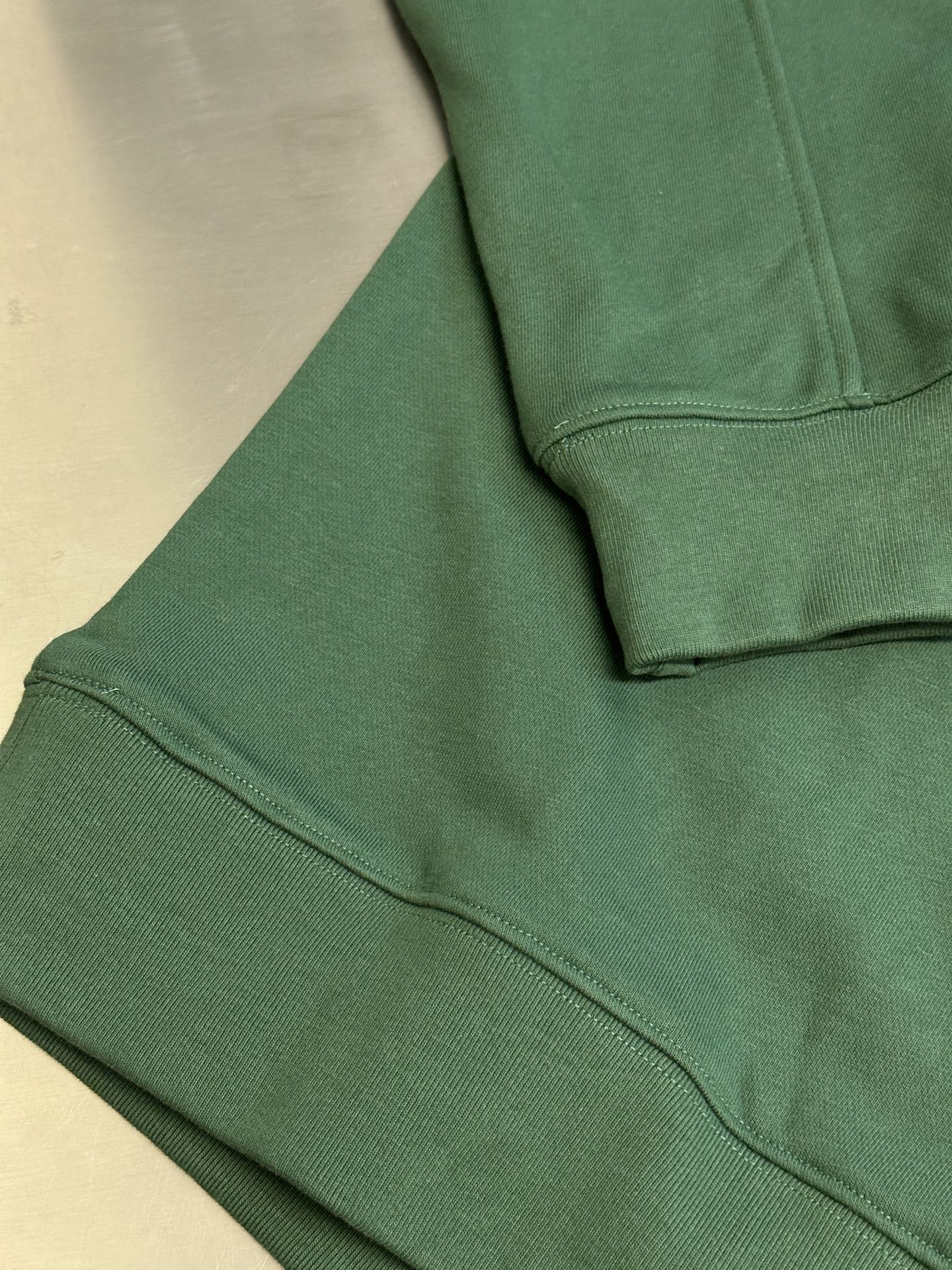 LOEWE Men's Relaxed Fit Hoodie in Cotton "Black/Grey" (H526Y25X65-1671）