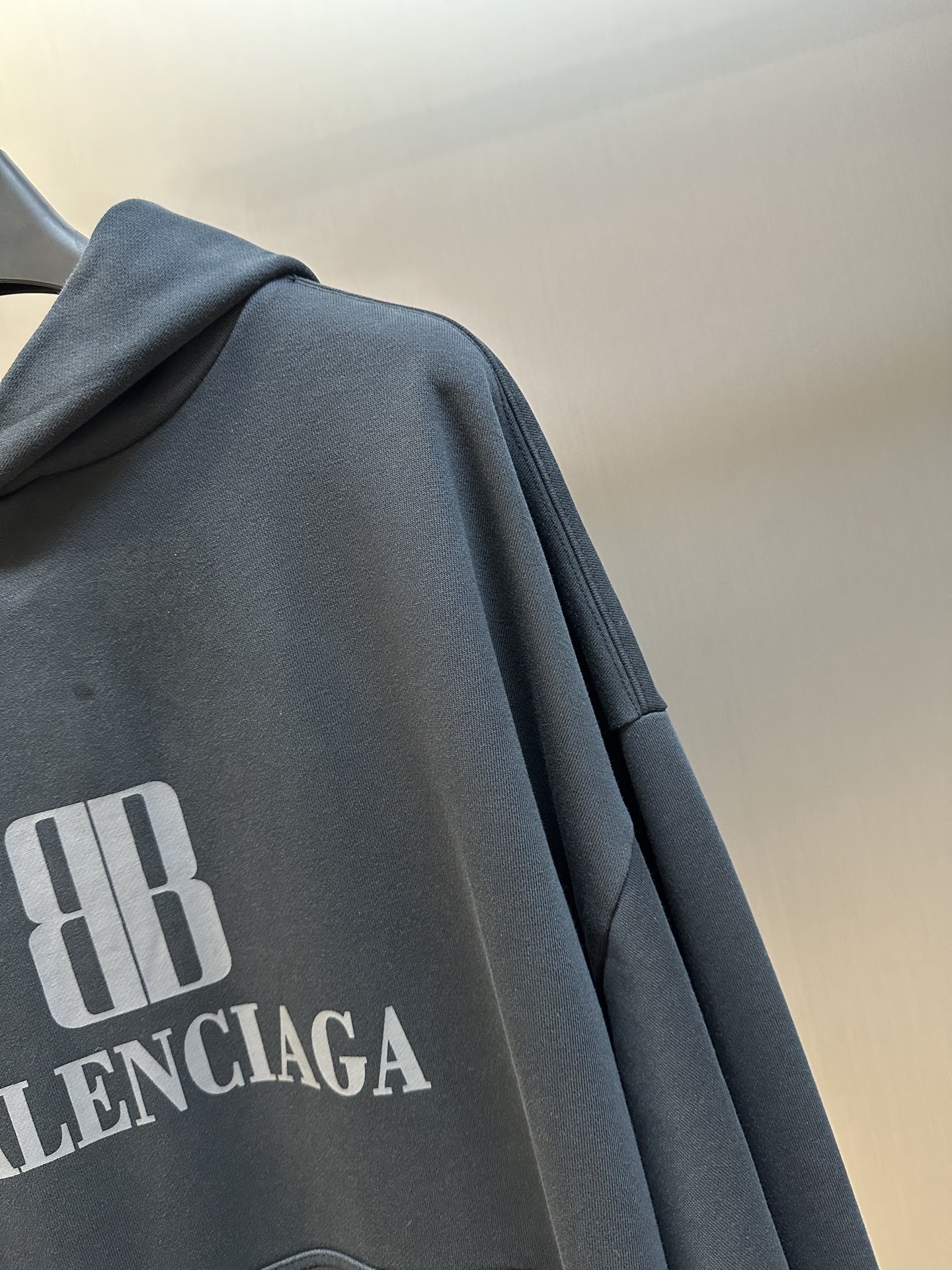 Balenciaga Men's Nano Bb Hoodie (767877TSVO31083）