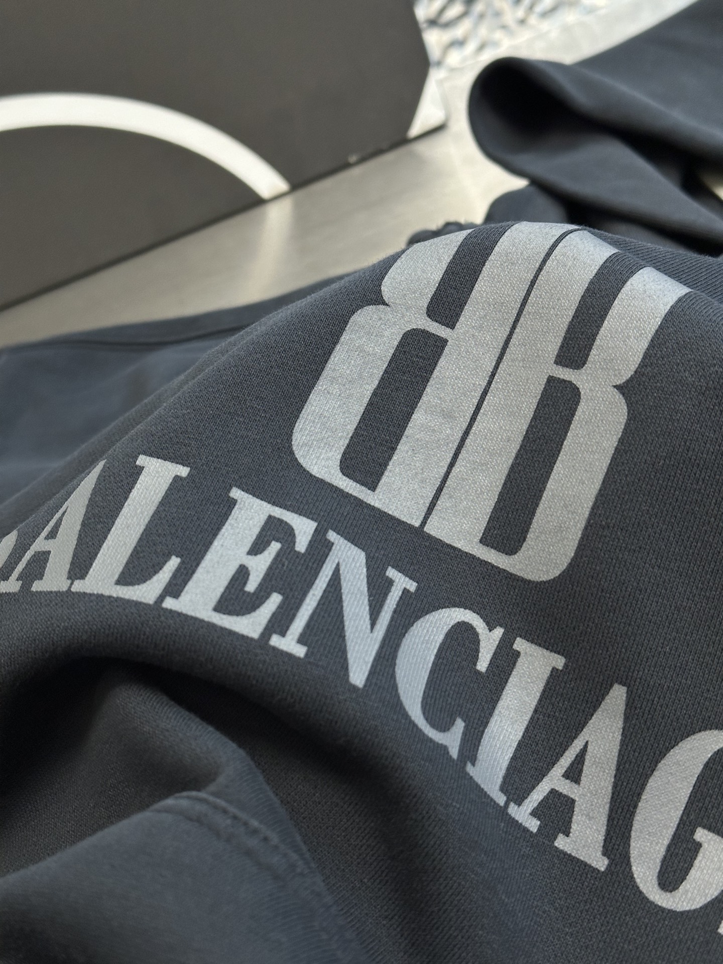 Balenciaga Men's Nano Bb Hoodie (767877TSVO31083）