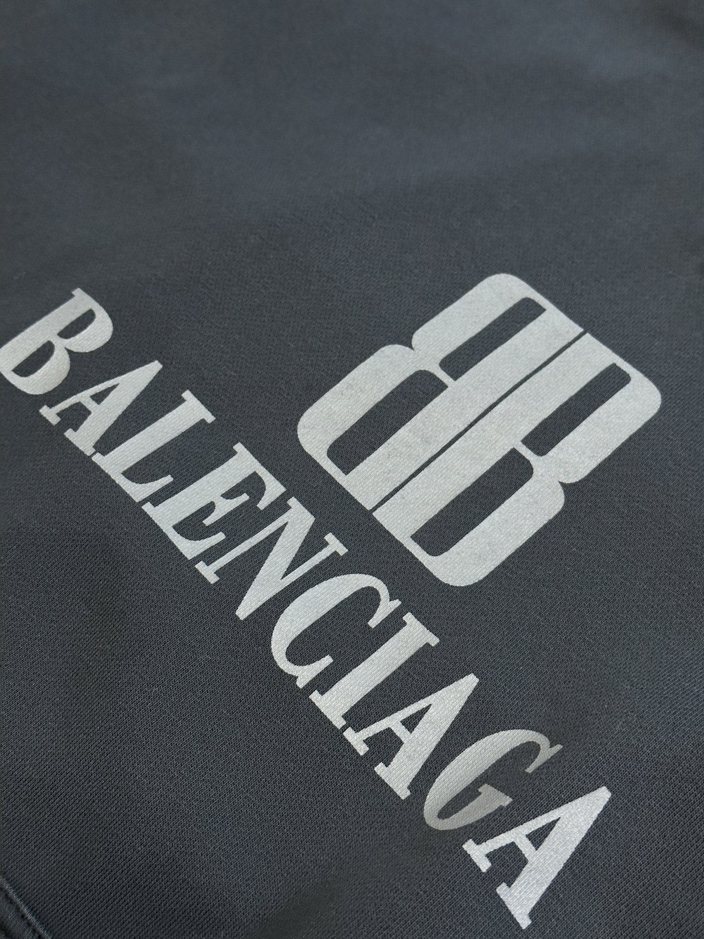 Balenciaga Men's Nano Bb Hoodie (767877TSVO31083）