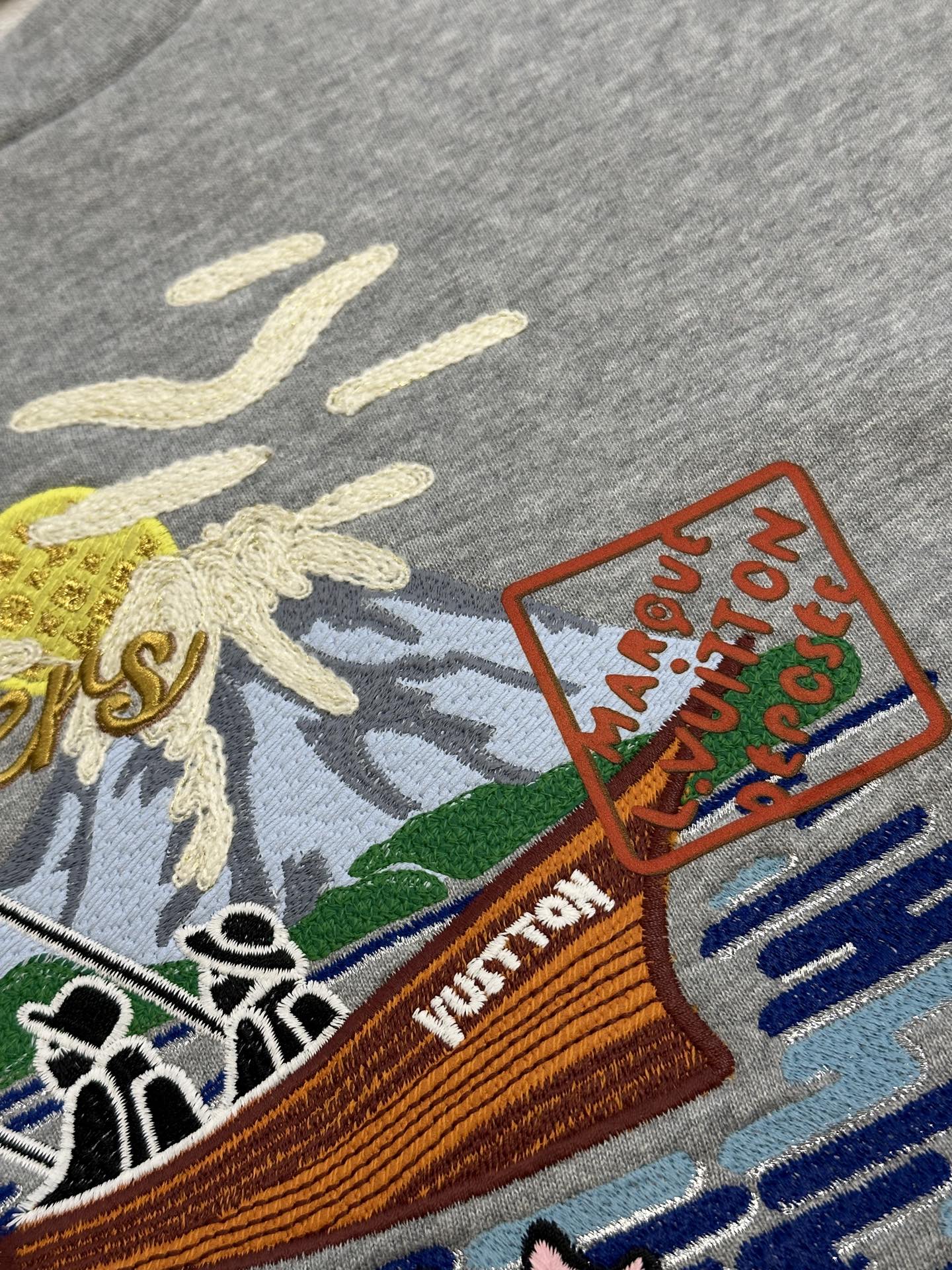 Louis Vuitton embroidered sweatshirt（1AIMM5）