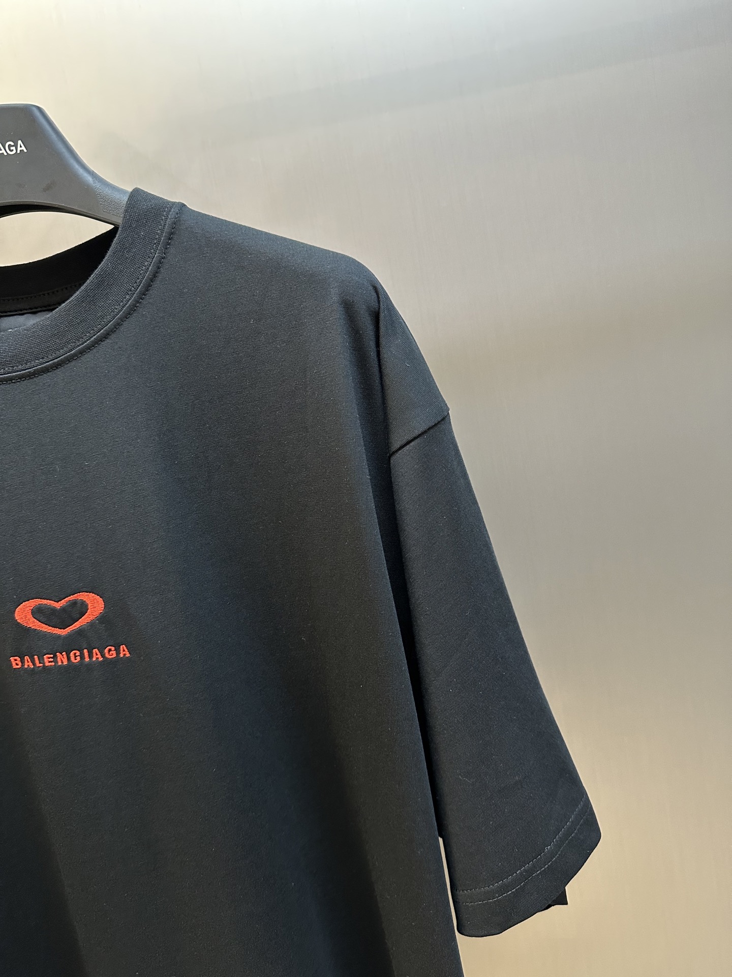 Balenciaga Qixi 25 T-shirt Medium Fit in Black（764235TSVX71000）