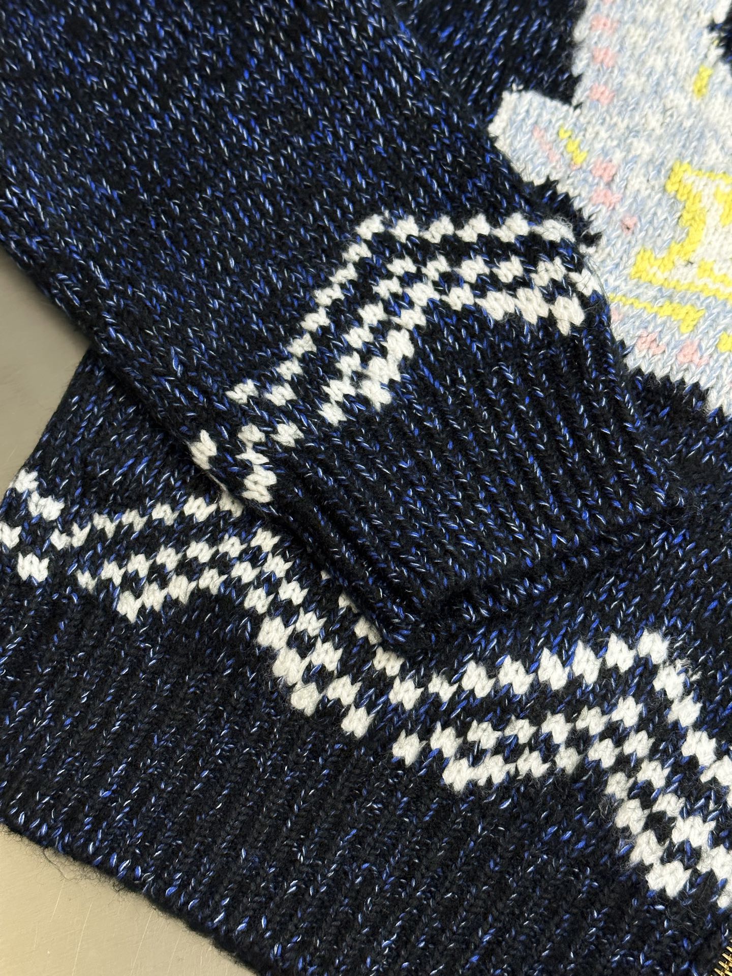Louis Vuitton zip-up knitted belted jacket（1AIMAY）