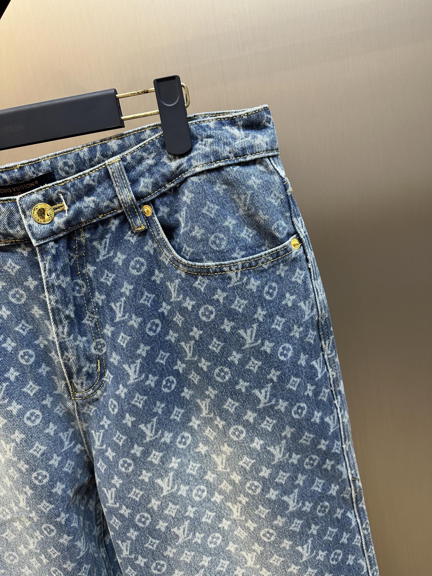 Louis Vuitton Monogram Flared Jeans（1AHENX）