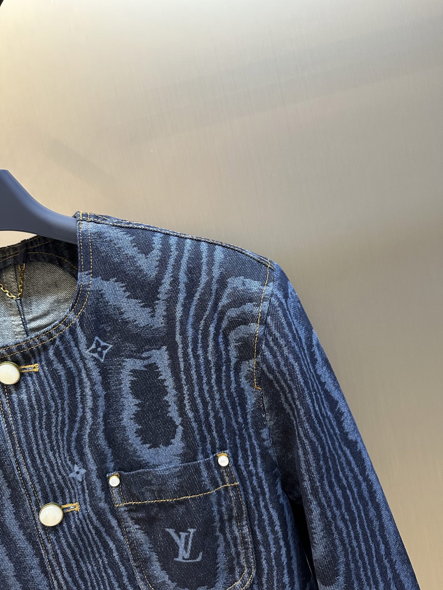 Louis Vuitton Denim Jacket（1AHUXN）
