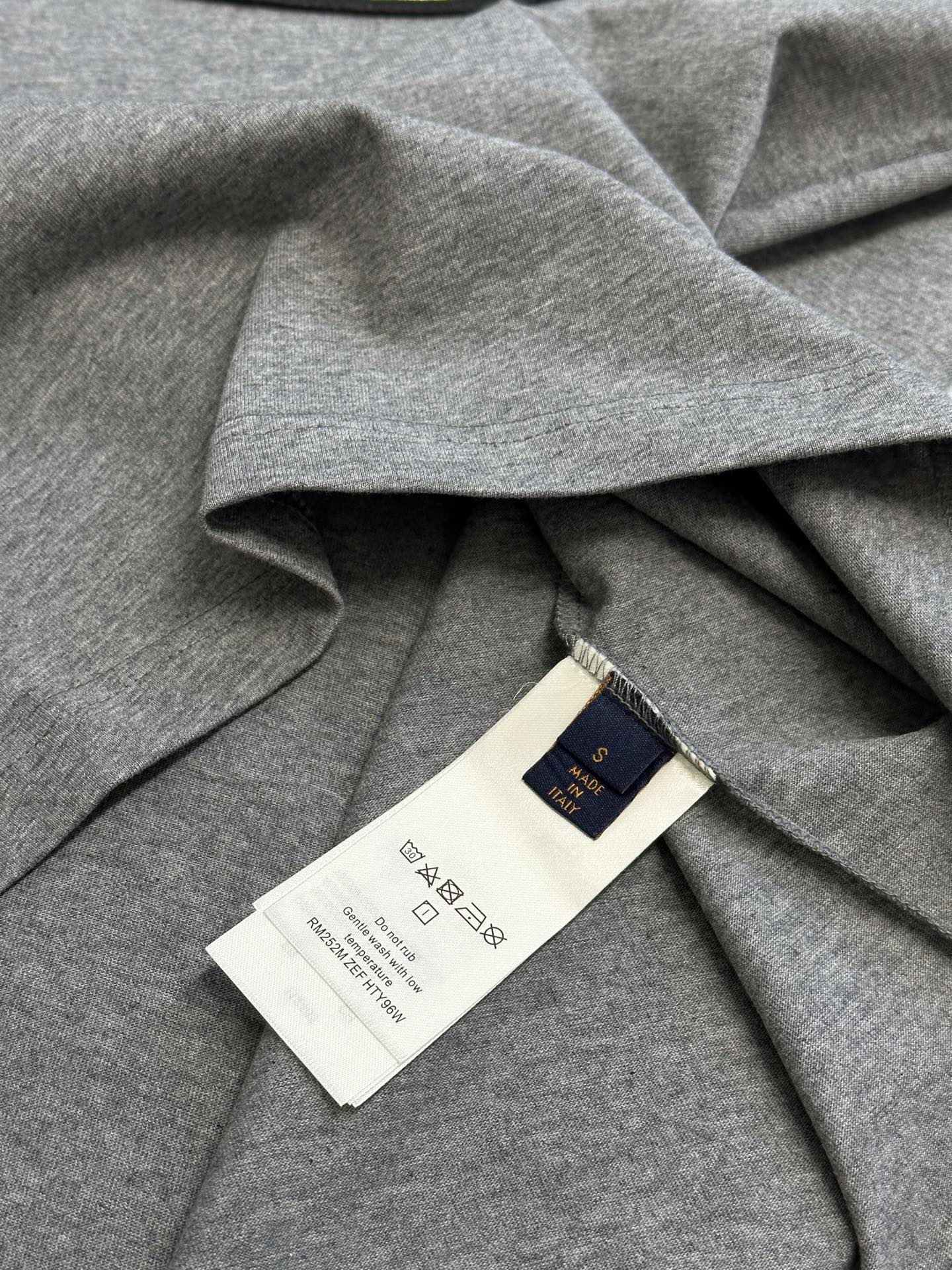 Louis Vuitton Graphic Patch T-Shirt（1AIMMD）