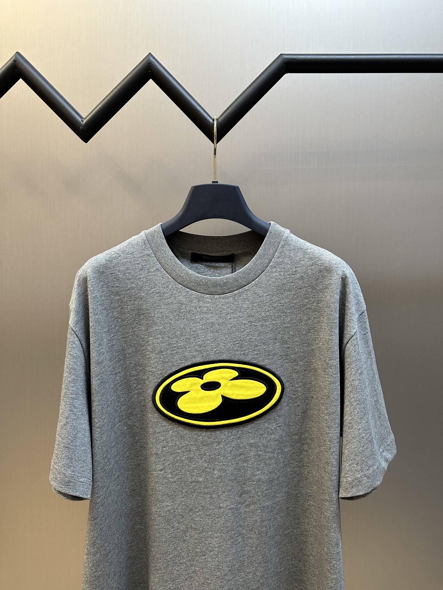 Louis Vuitton Graphic Patch T-Shirt（1AIMMD）