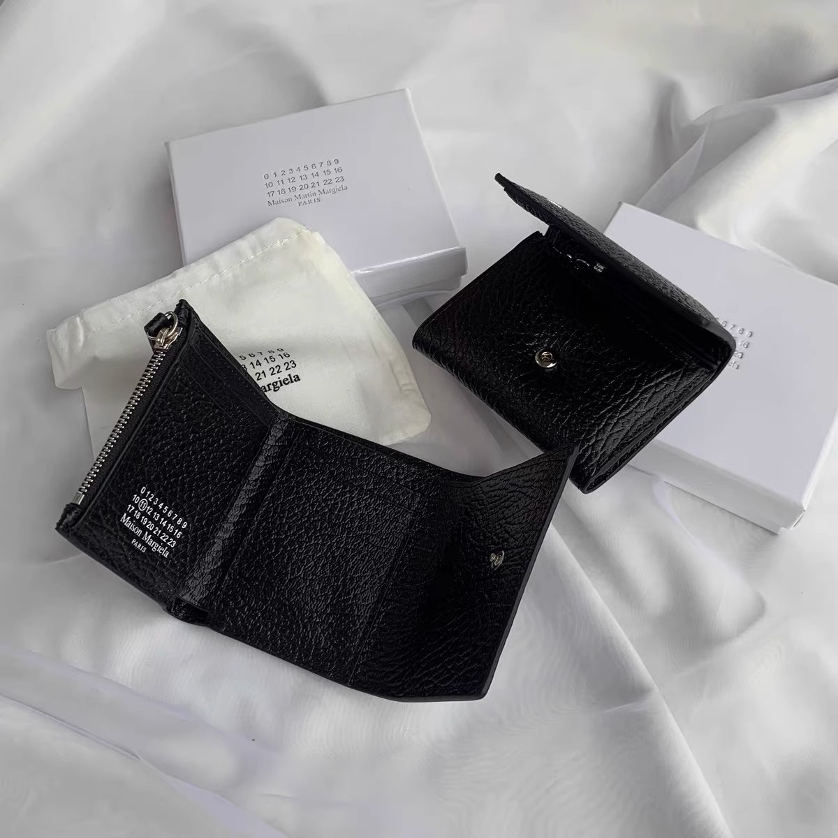 Maison Margiela Leather Envelope Wallet "Black"（SA3UI0010P4455T8013）