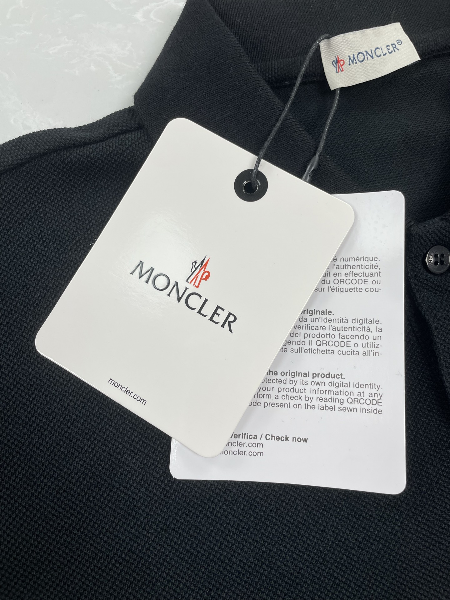 Moncler Black Archivio SS Polo（K10918A00006899UR999）