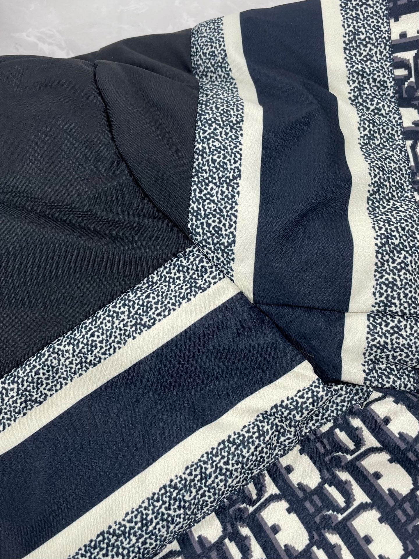 Dior Women's Oblique Quilted Technical Taffeta Reversible Long Down Jacket "Blue/Ecru"（147C23A2968-X5803）