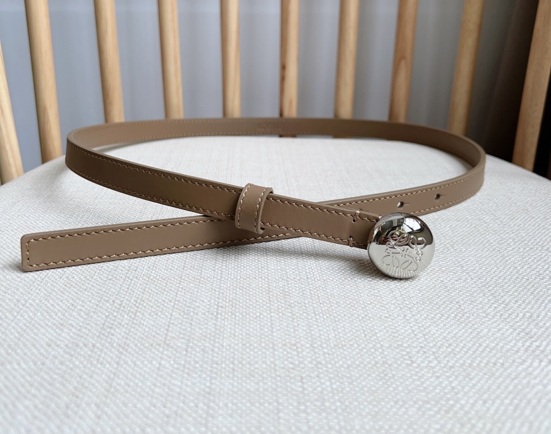 LOEWE 'Lettering' logo belt Loewe Pebble belt in smooth calfskin（E619Z16X173777）
