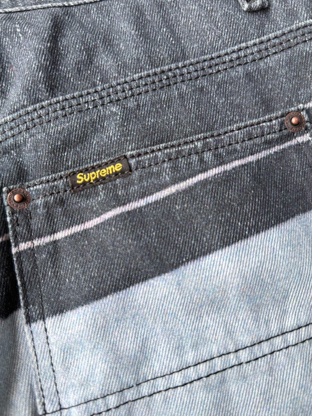 Supreme SS25 Damien Hirst Painter Jeans（SUP-SS25-004）