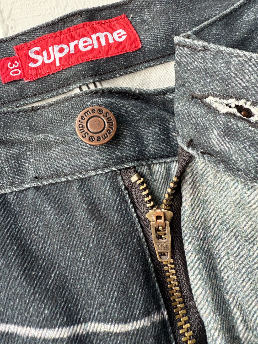 Supreme SS25 Damien Hirst Painter Jeans（SUP-SS25-004）