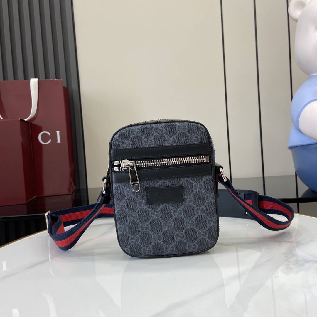 GUCCI GG Supreme Messenger Bag (598103-K5RLN-1095)