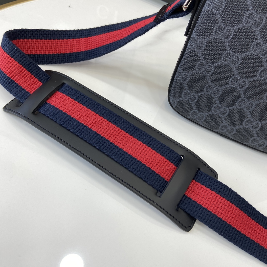 GUCCI GG Supreme Messenger Bag (598103-K5RLN-1095)