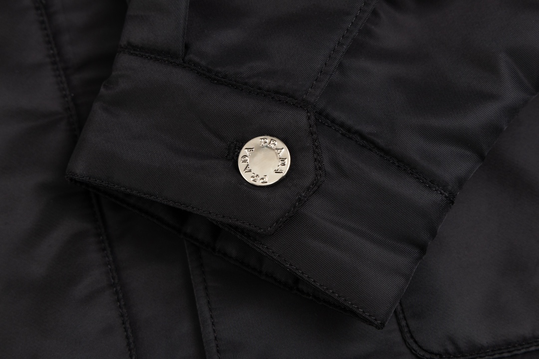 Prada Black Re-Nylon jacket (SGC281S2321WQ8-F0002）