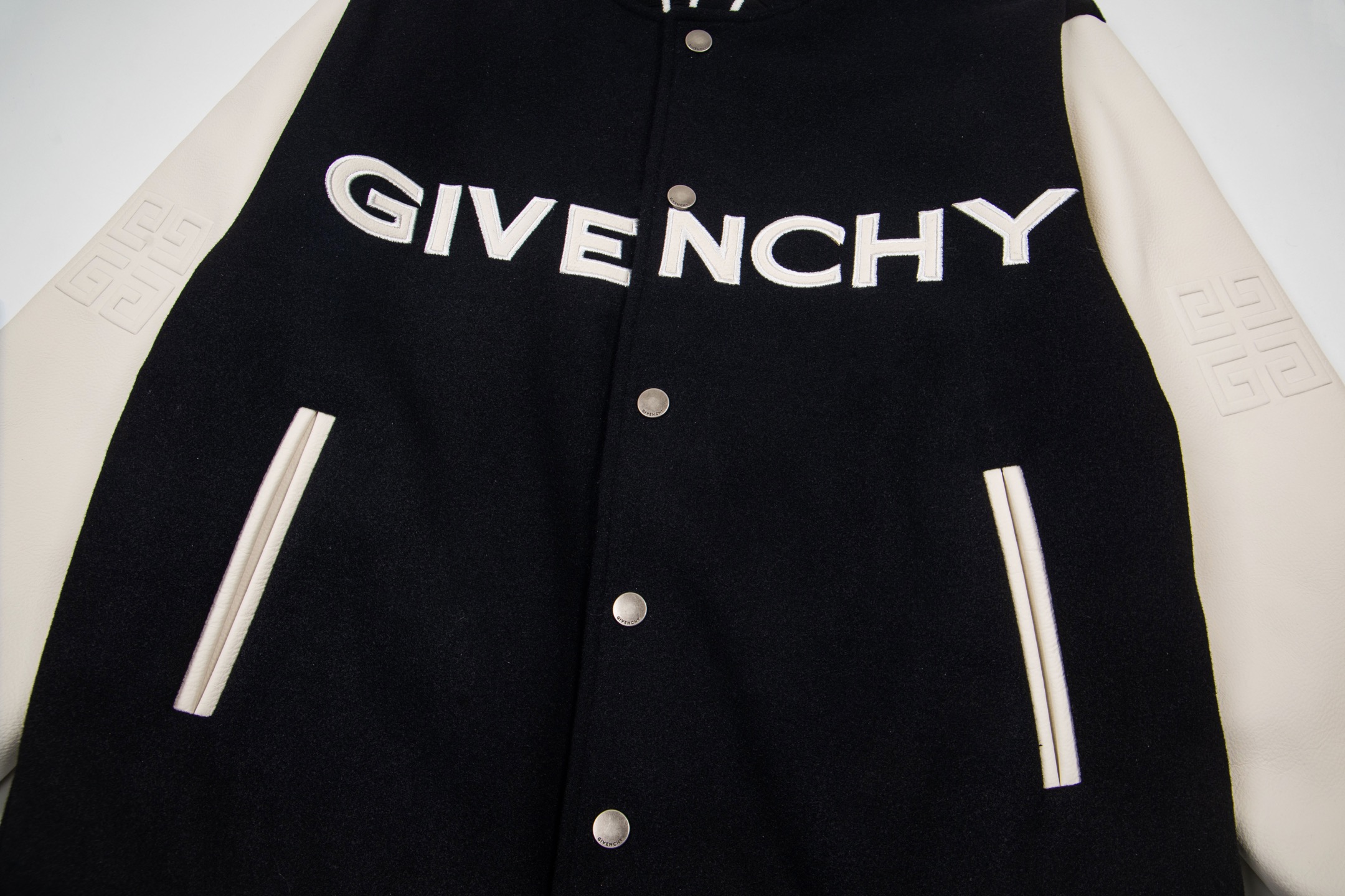 Givenchy Wool And Leather Big Varsity Jacket 'Black/Wwhite（BM00QR611V-004）