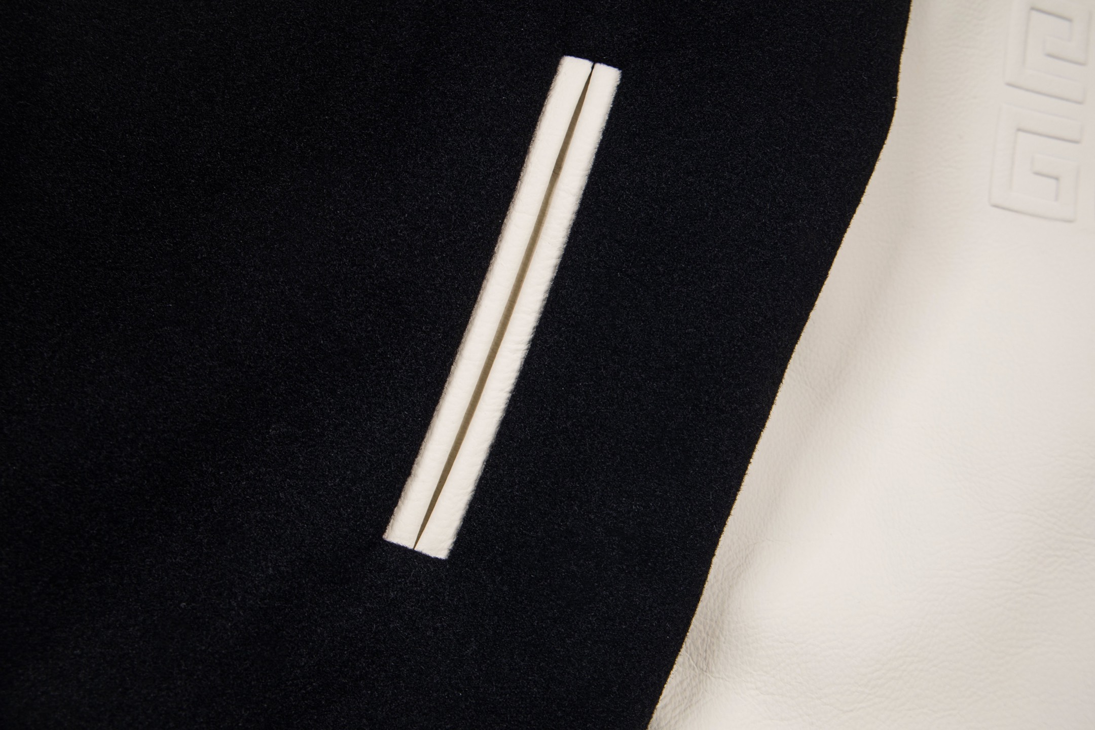 Givenchy Wool And Leather Big Varsity Jacket 'Black/Wwhite（BM00QR611V-004）