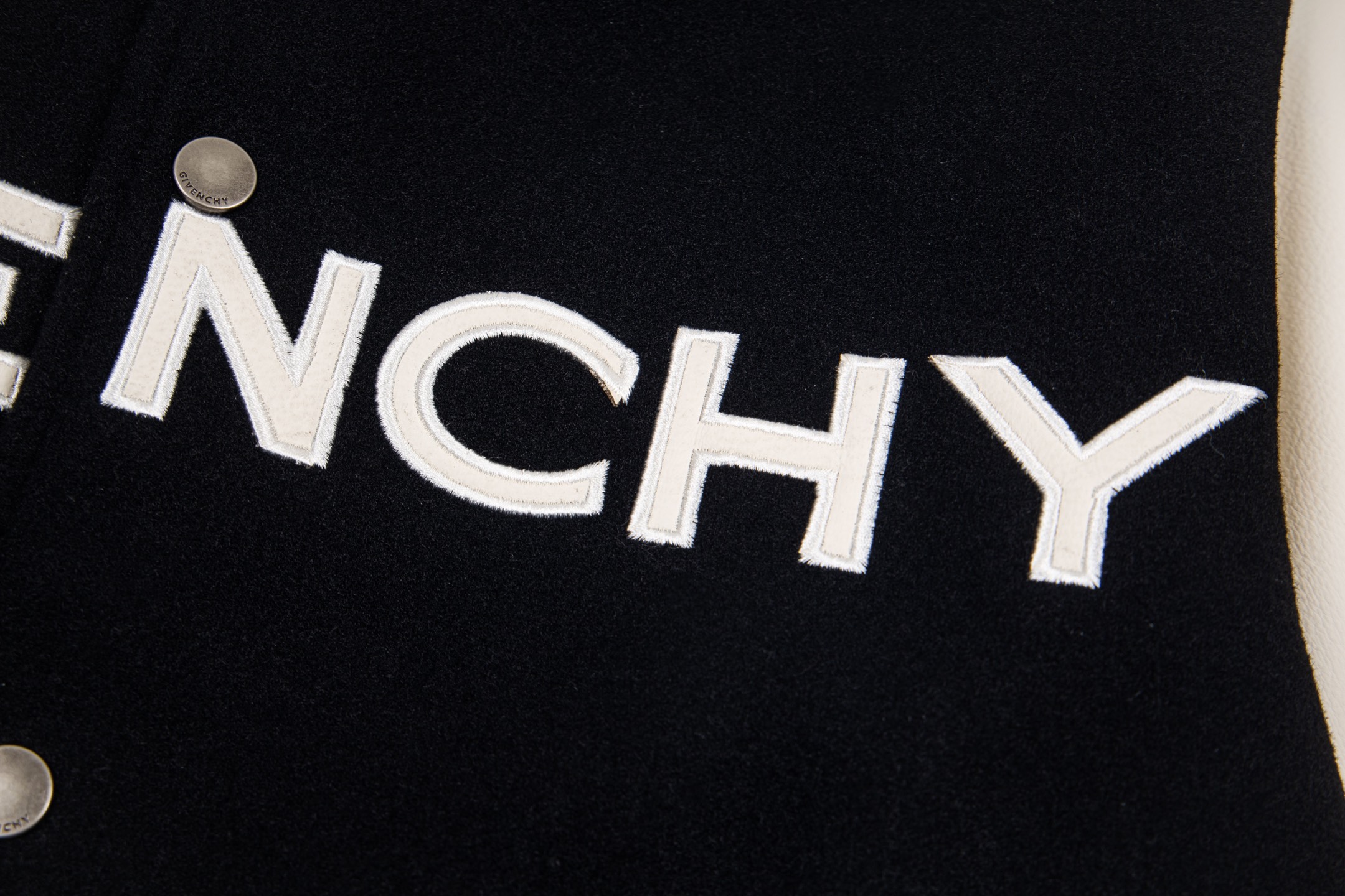 Givenchy Wool And Leather Big Varsity Jacket 'Black/Wwhite（BM00QR611V-004）