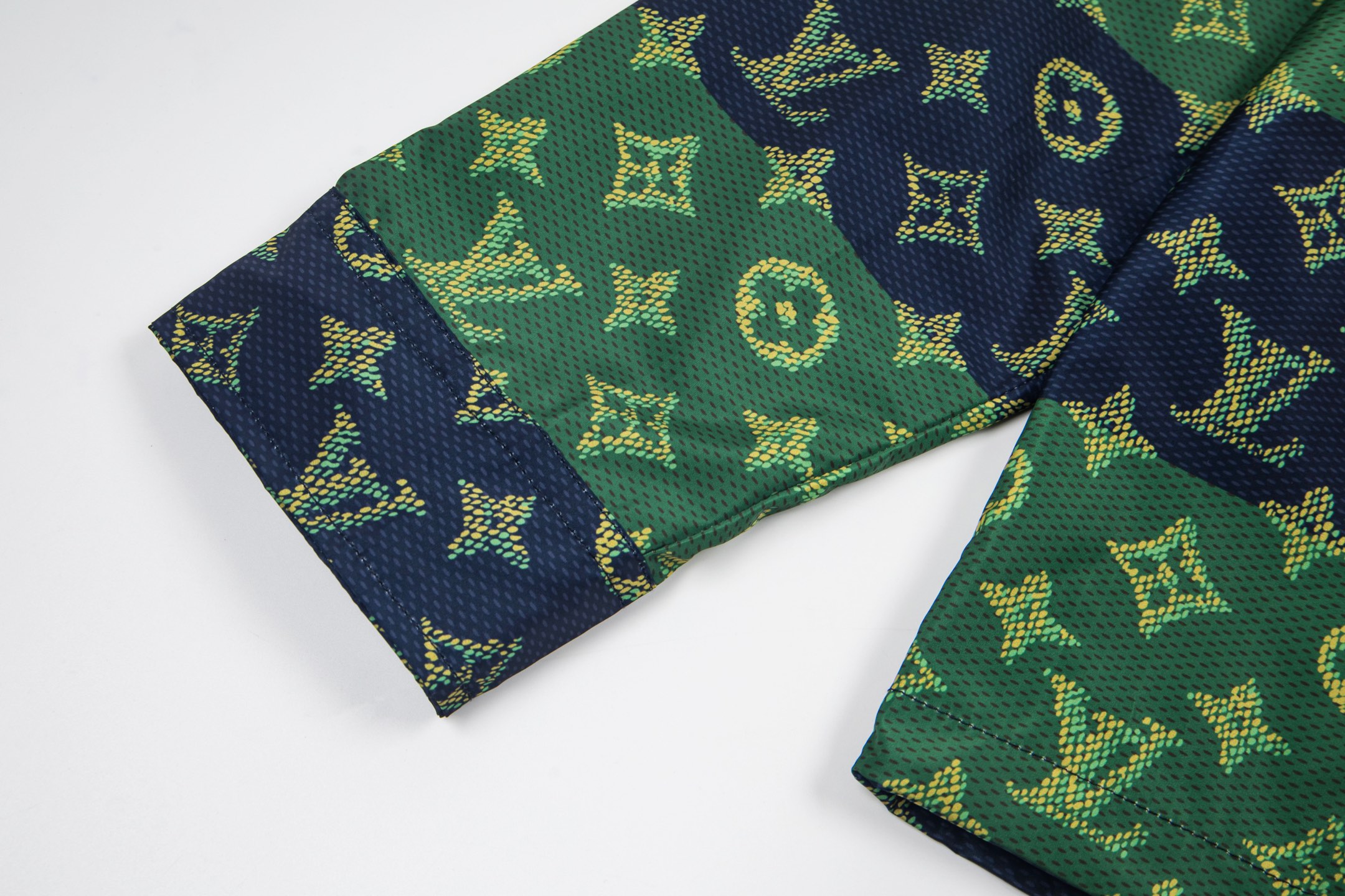 Louis Vuitton MONOGRAM Printed Coach Jacket（1AIJPQ）