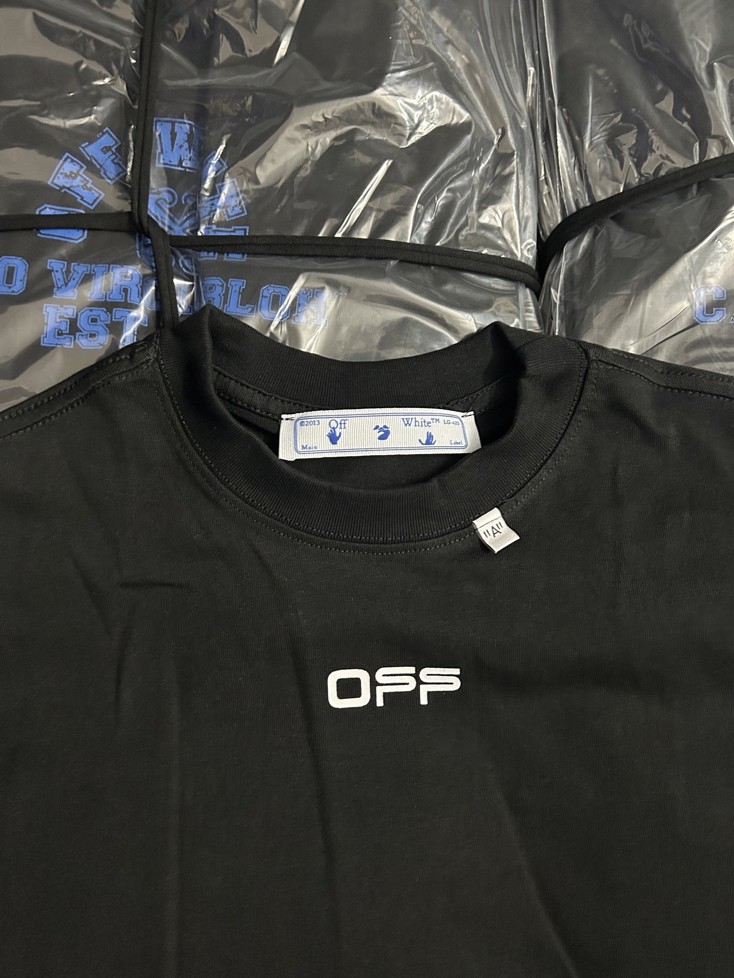 Off-White Caravaggio Arrow T-Shirt 'Black'  (OMAA038S201850041088）