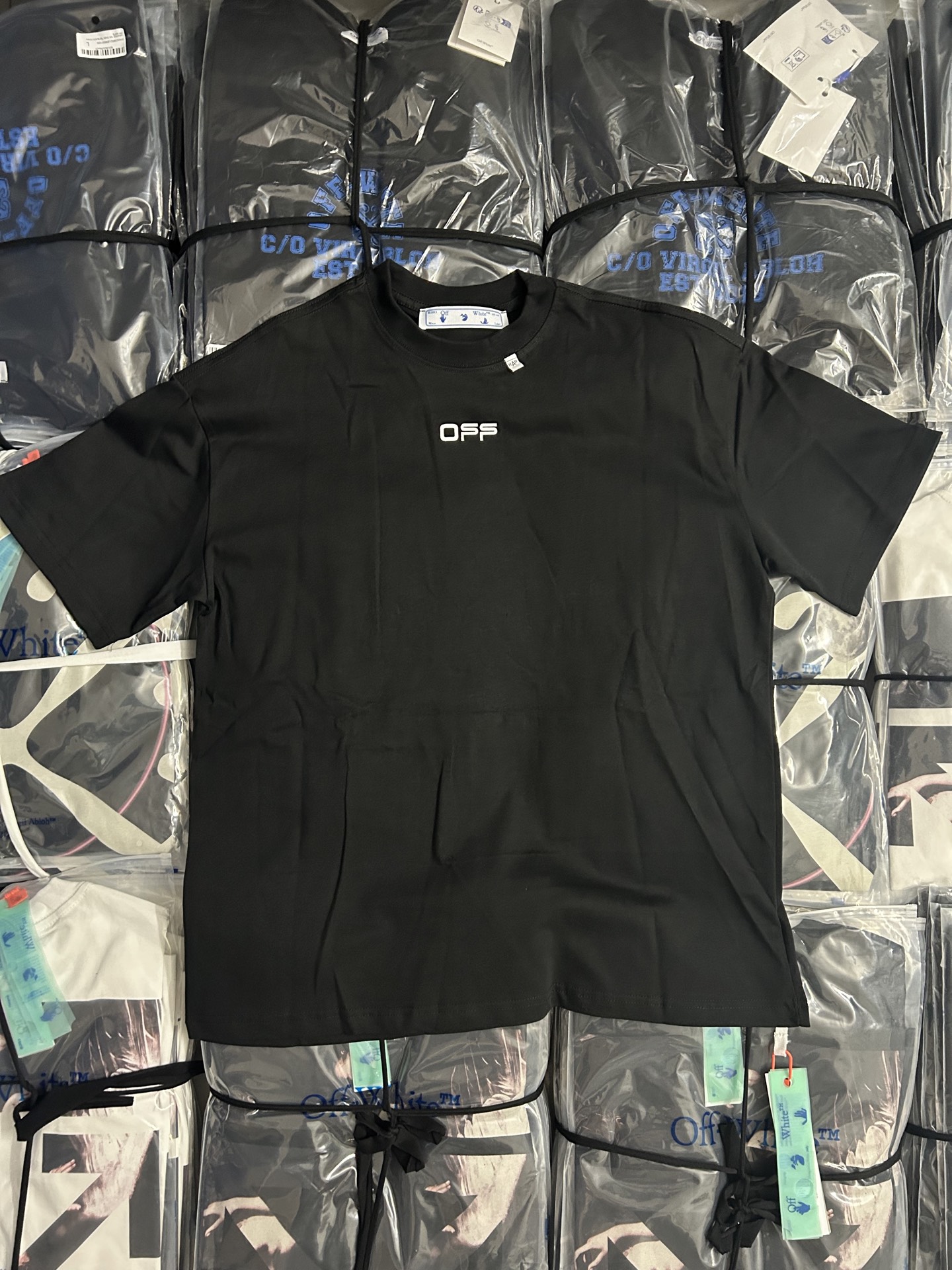 Off-White Caravaggio Arrow T-Shirt 'Black'  (OMAA038S201850041088）