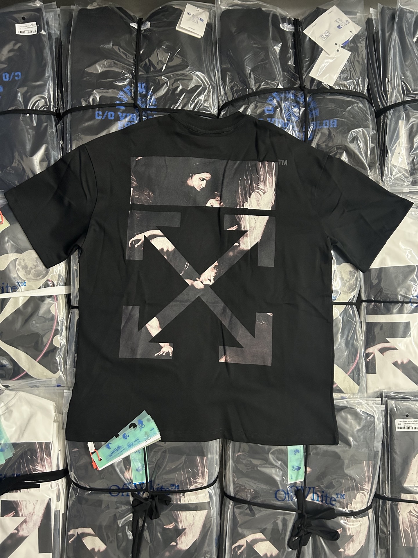 Off-White Caravaggio Arrow T-Shirt 'Black'  (OMAA038S201850041088）