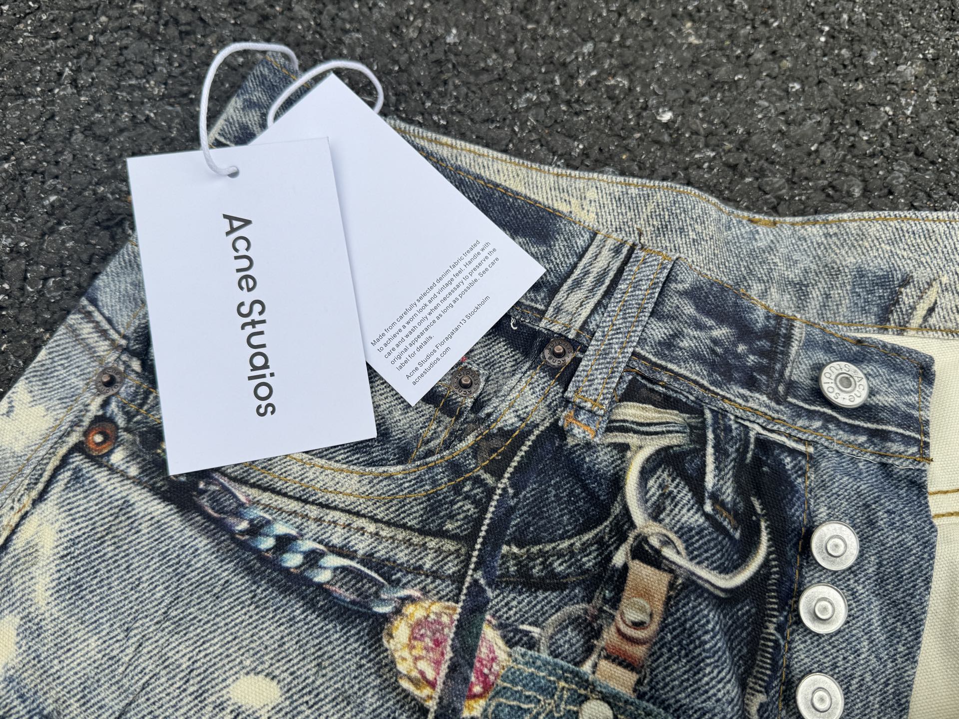 Acne Studios Loose fit shorts (BE0163-AUZ）