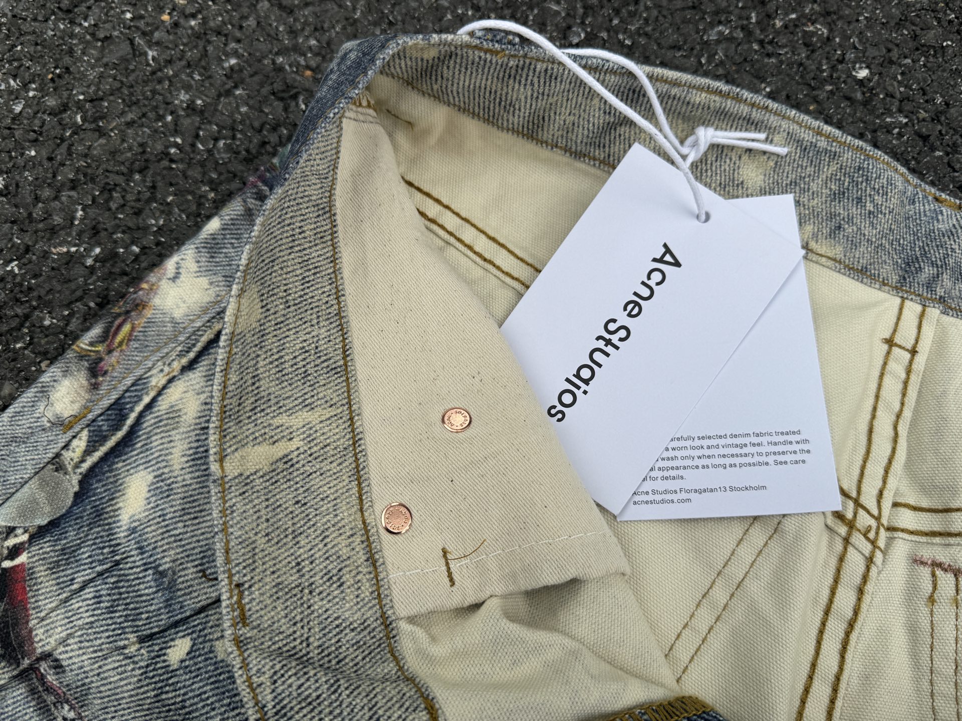 Acne Studios Loose fit shorts (BE0163-AUZ）