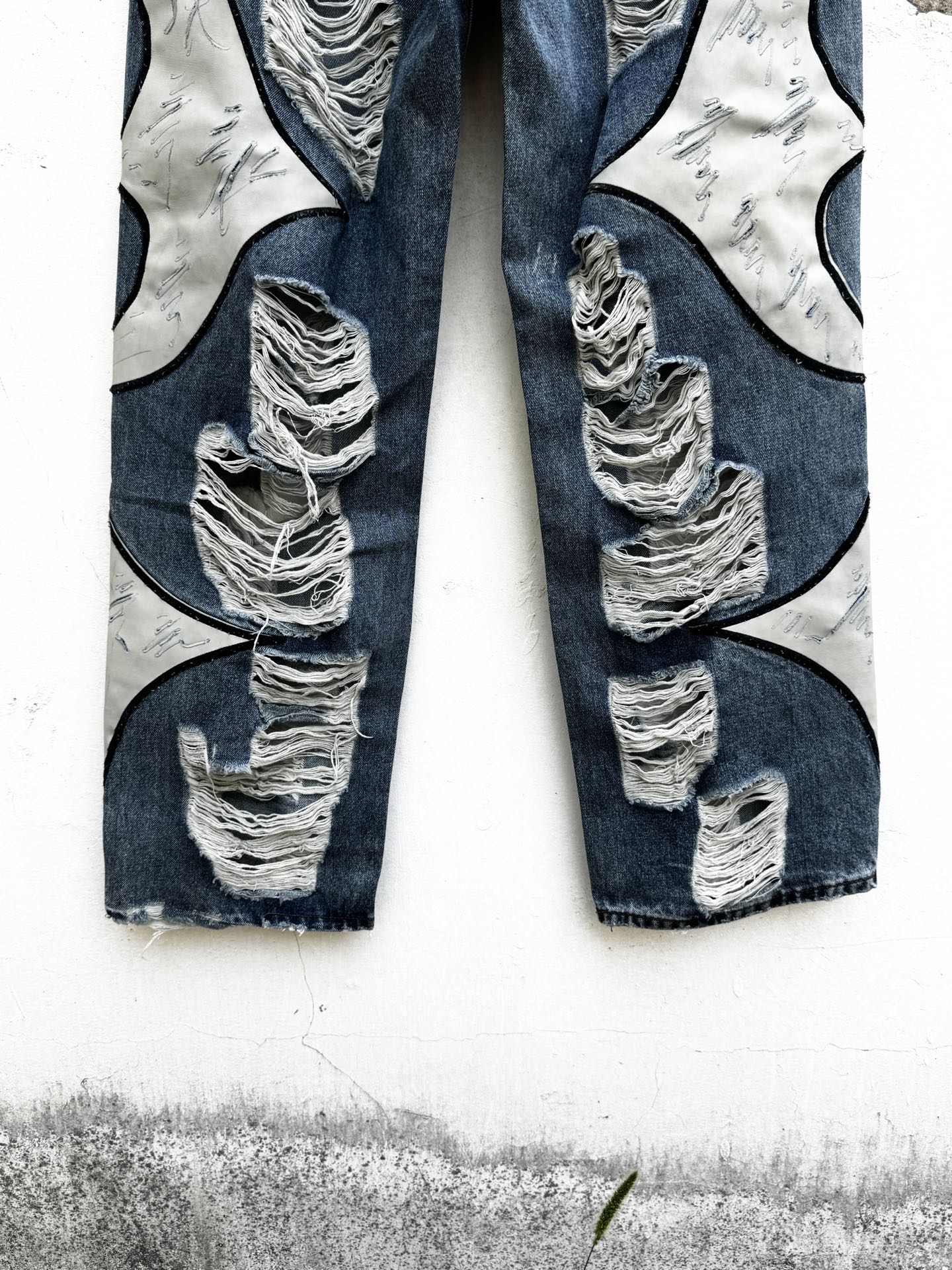 THUG CLUB TC24PT2101 Distressed Tribal Denim Pants（TC24PT2101）