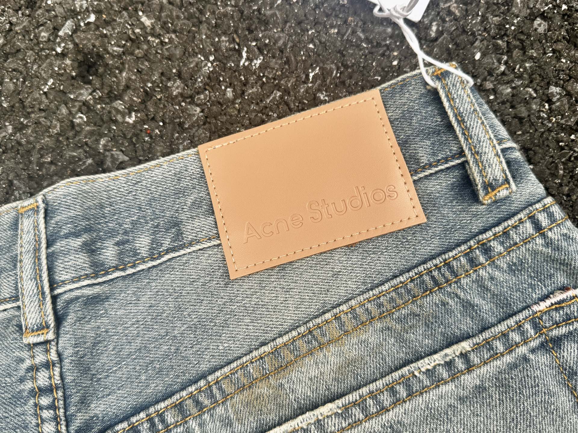 Acne Studios Loose Fit Jeans - Light Blue (B00389-228）