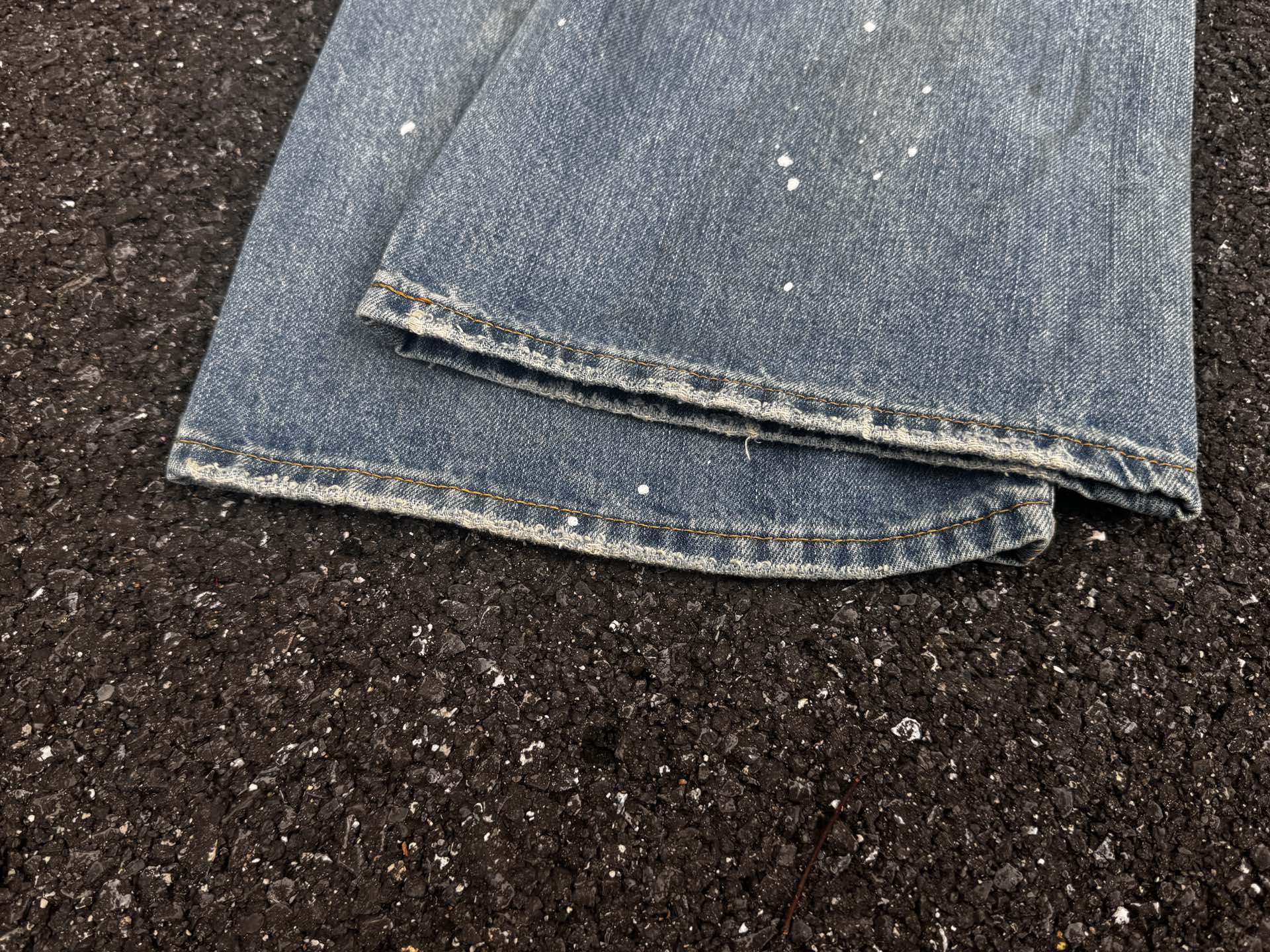 Acne Studios Loose Fit Jeans - Light Blue (B00389-228）