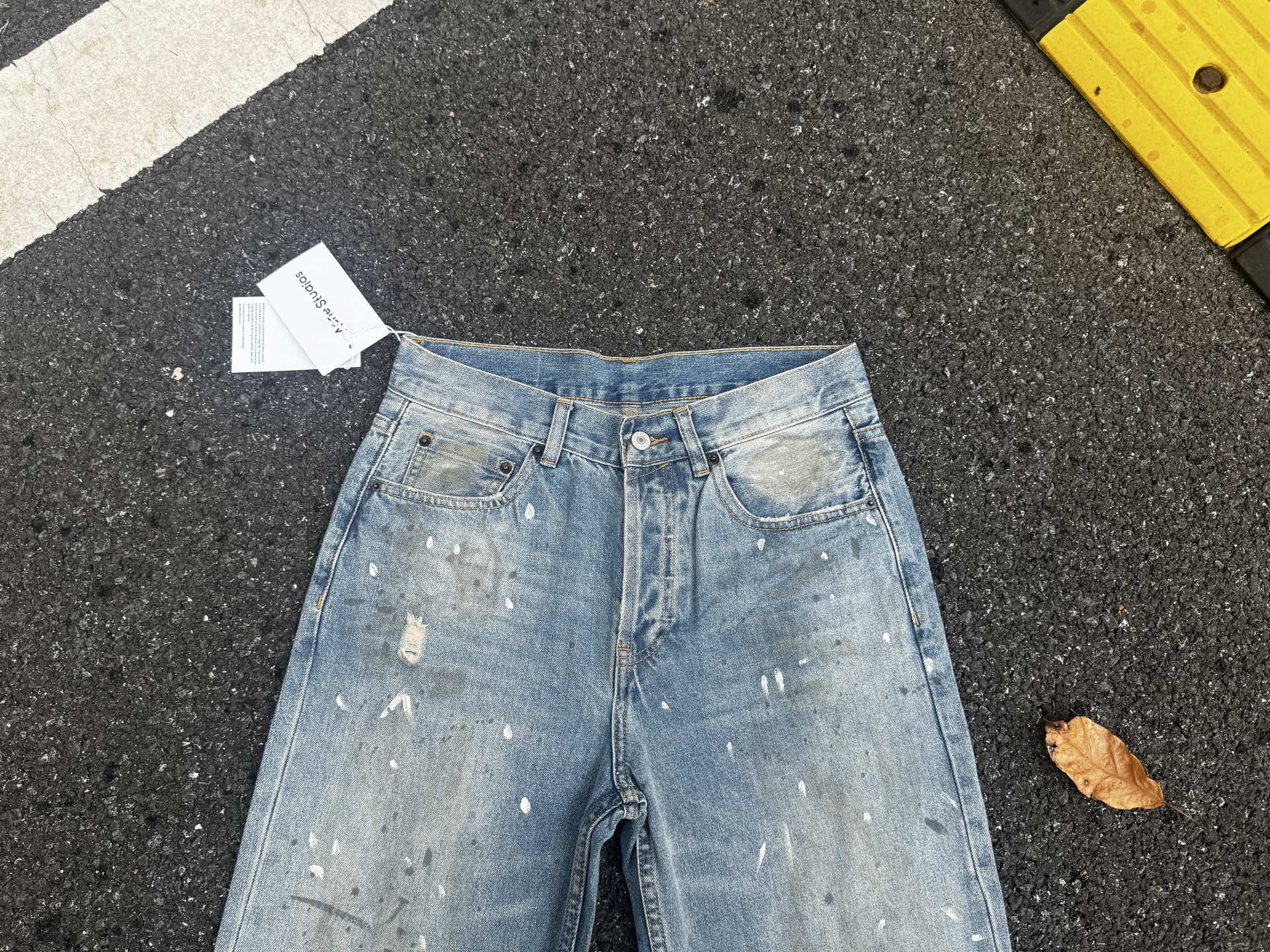 Acne Studios Loose Fit Jeans - Light Blue (B00389-228）