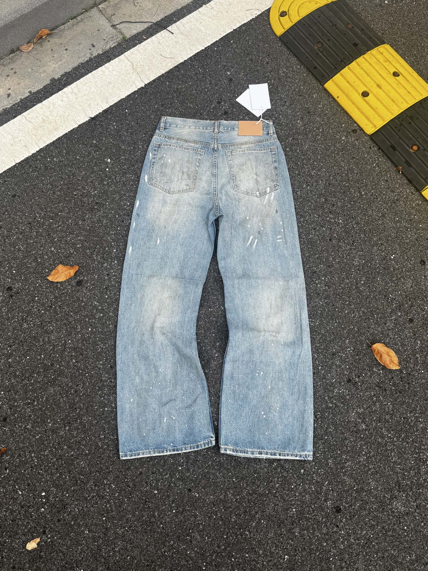 Acne Studios Loose Fit Jeans - Light Blue (B00389-228）