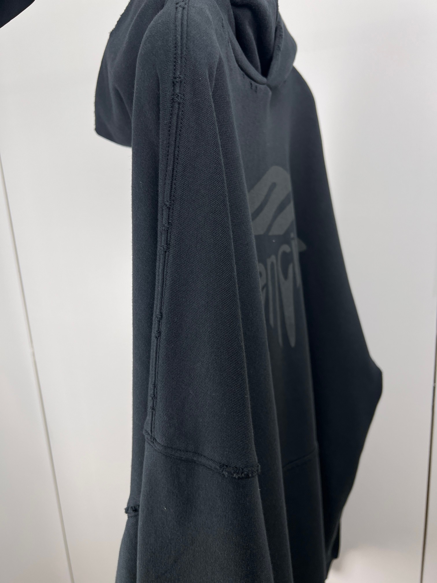 BALENCIAGA Men's 3B Liquified Hoodie Large Fit "Black/Gray" (803265TRVS91013）