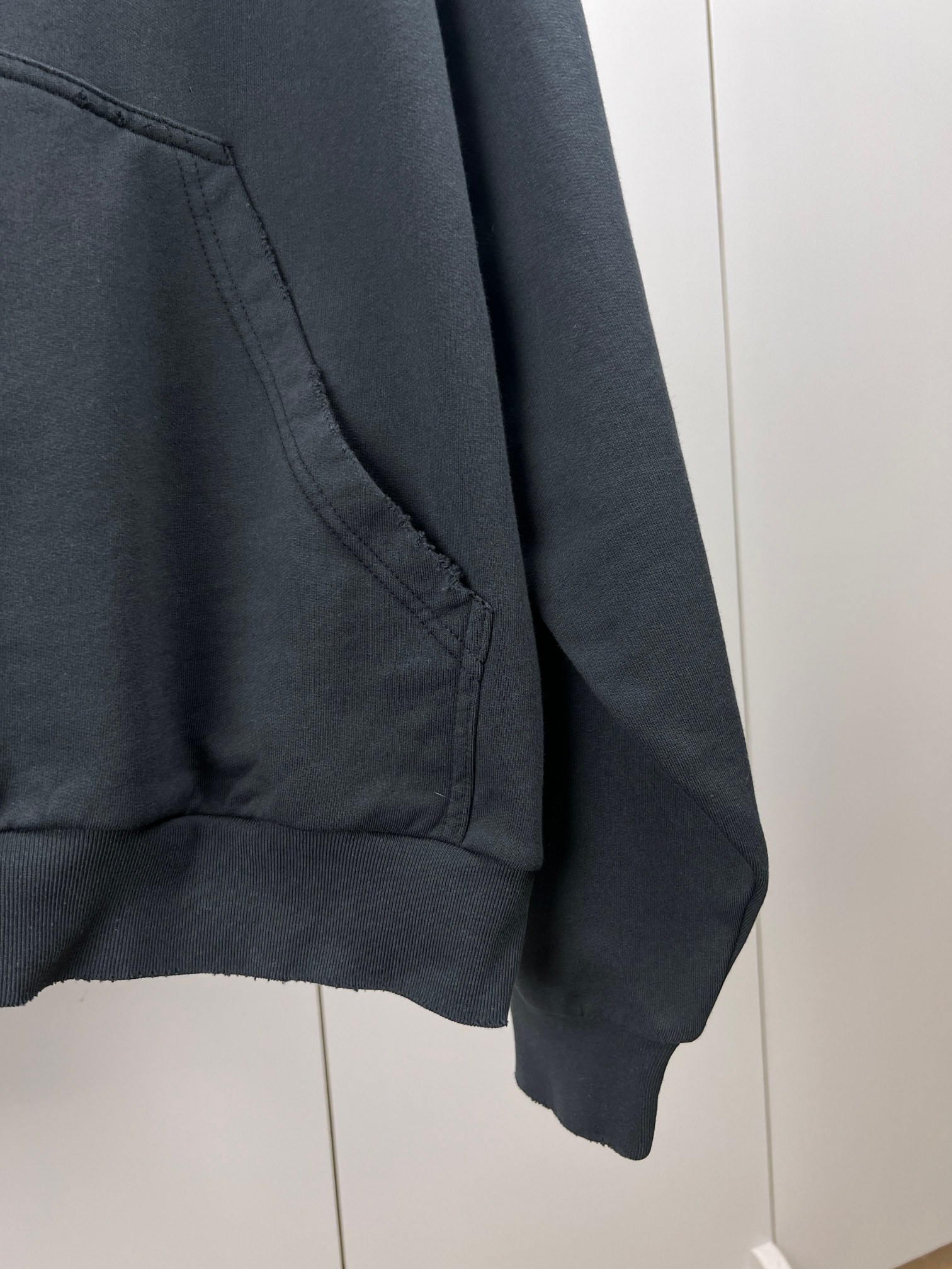 BALENCIAGA Men's 3B Liquified Hoodie Large Fit "Black/Gray" (803265TRVS91013）