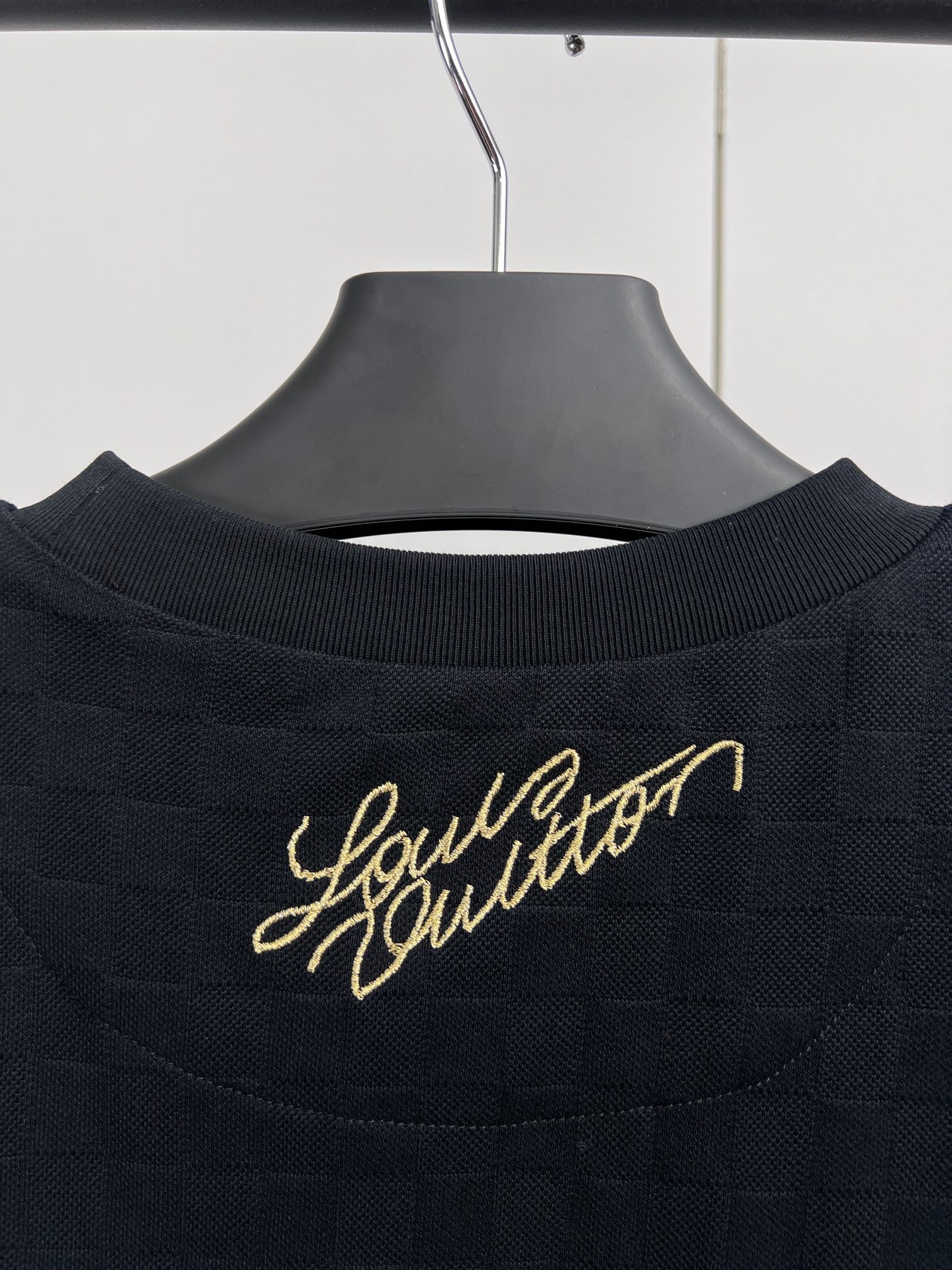 Louis Vuitton  Signature patch cotton t-shirt（1AGJZF）