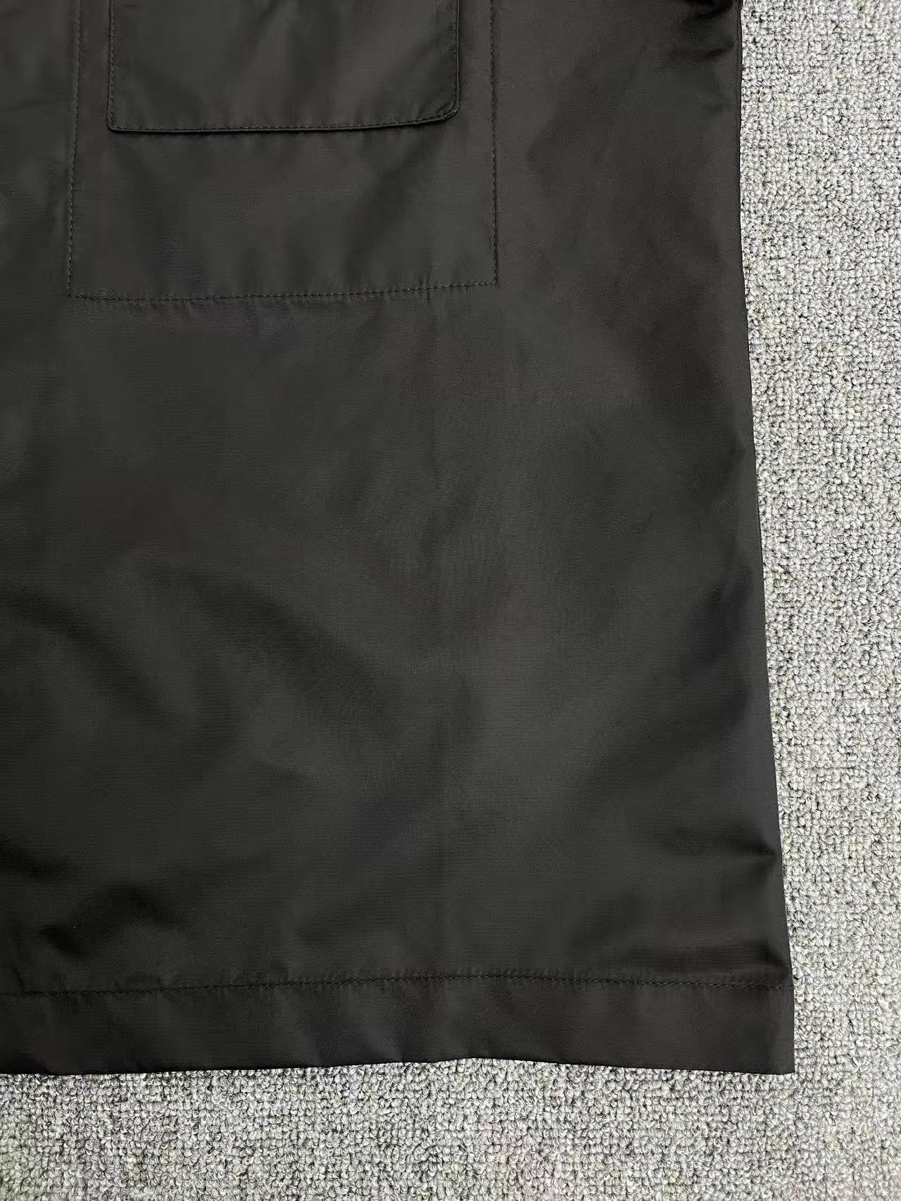 Prada Wool And Re-Nylon Shirt With Classic Collar Black（SC569-1XTO-F0002-S-221）