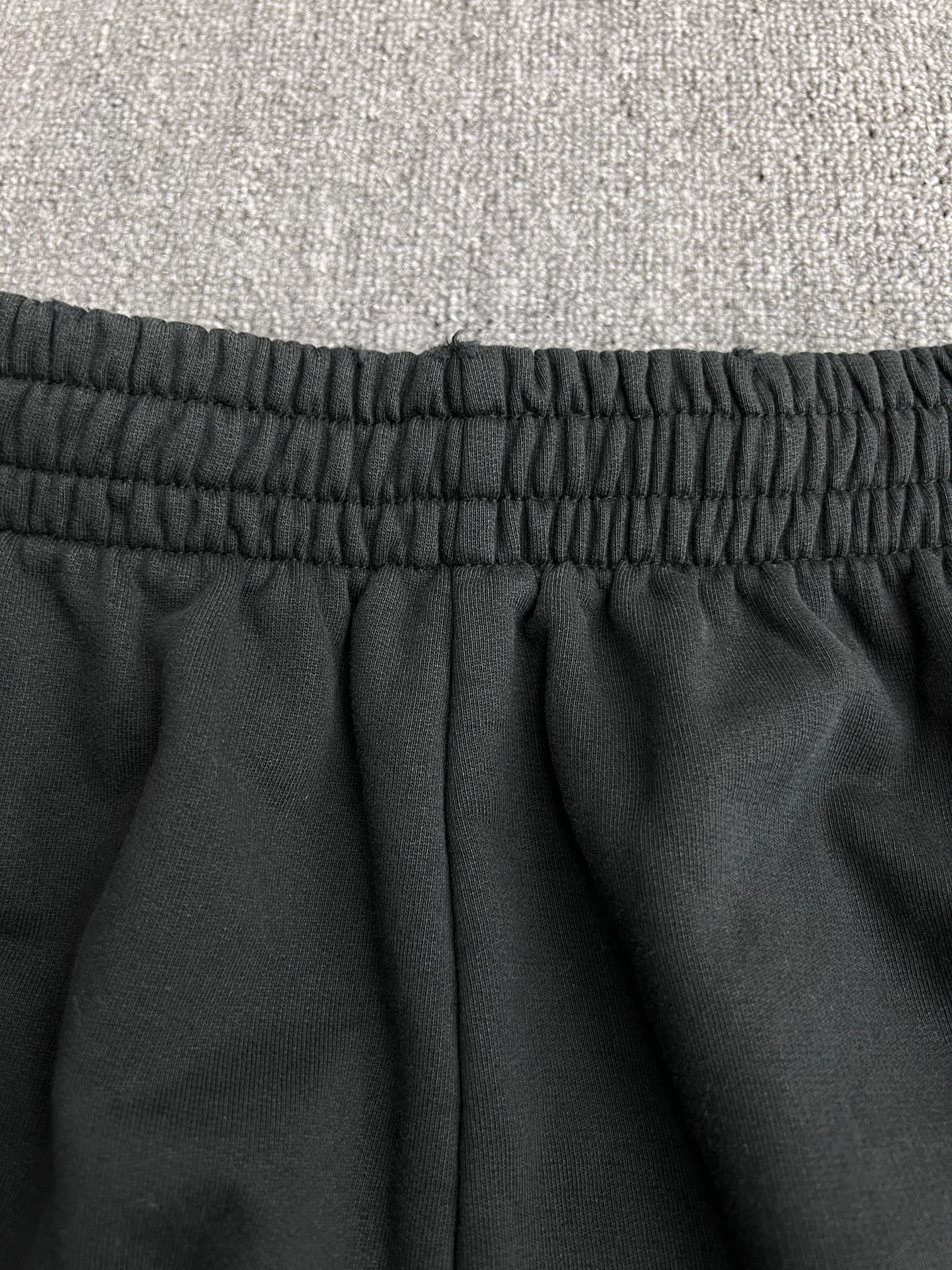 BALENCIAGA BACK sports shorts（676137TQVY11083）