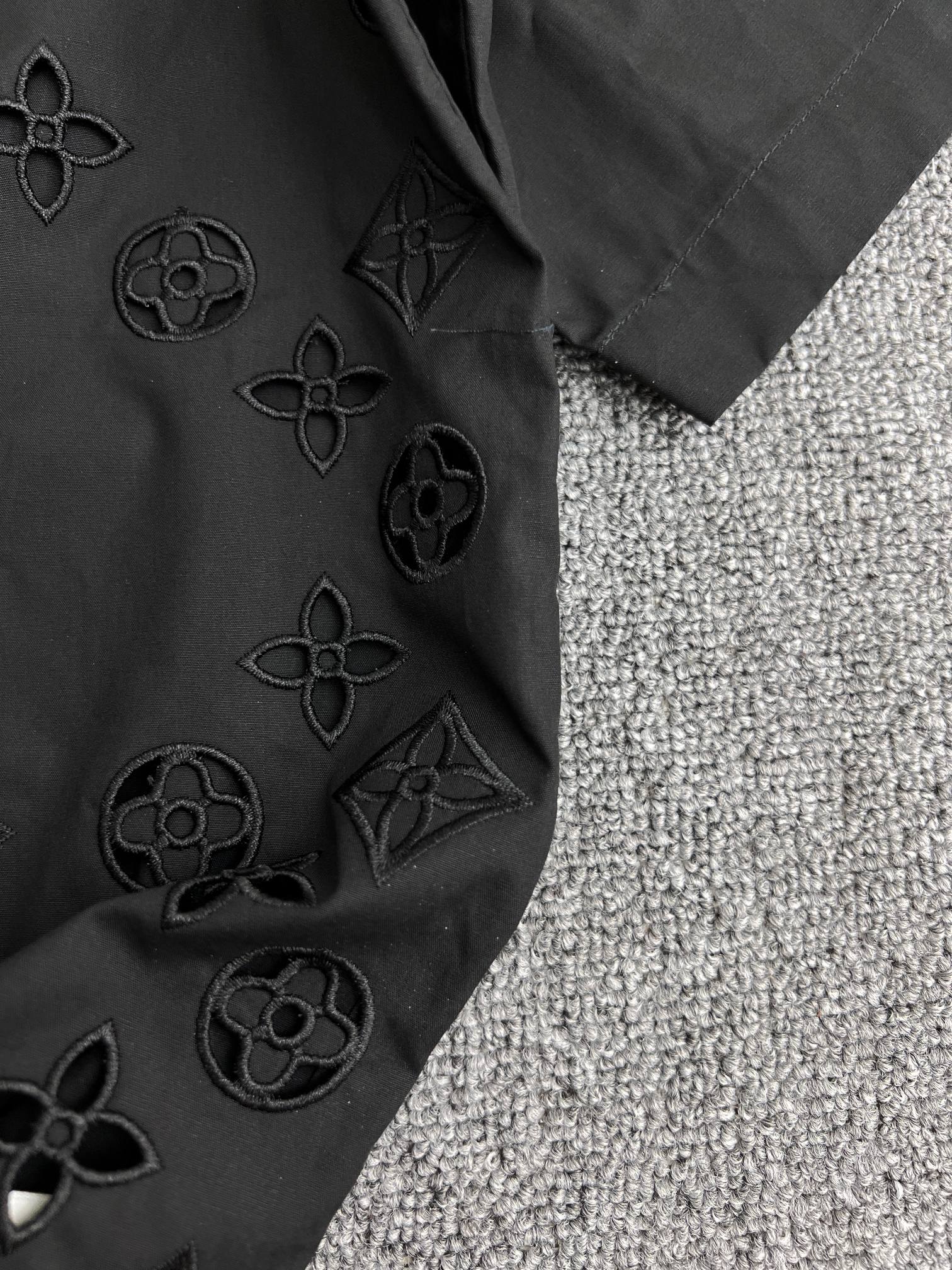 Louis Vuitton Men's Monogram Flowers Embroidered Short-Sleeved Shirt "Noir"（1AGTPJ）
