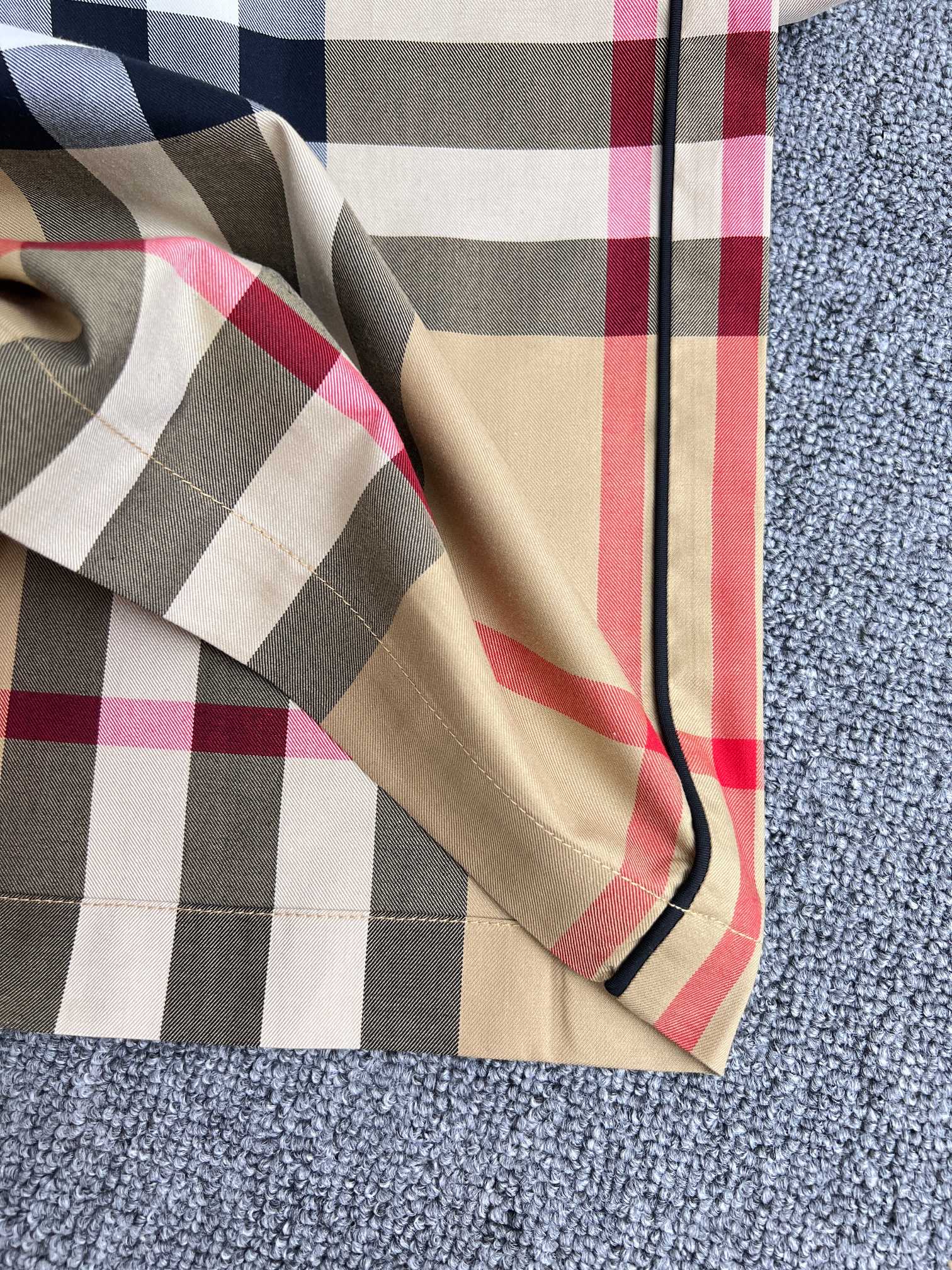 Burberry Check Cotton Trousers in Archive beige（80711011）