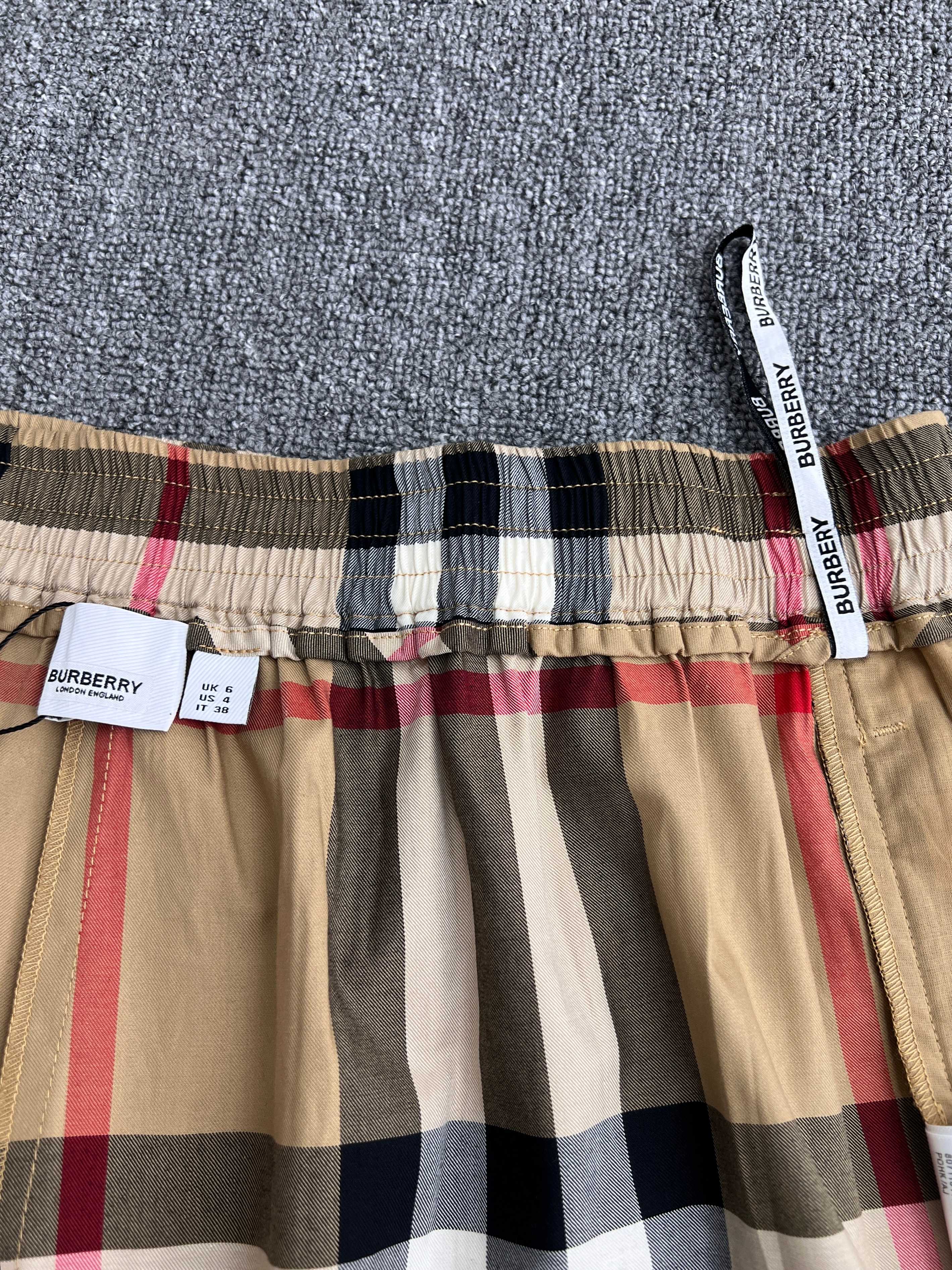 Burberry Check Cotton Trousers in Archive beige（80711011）